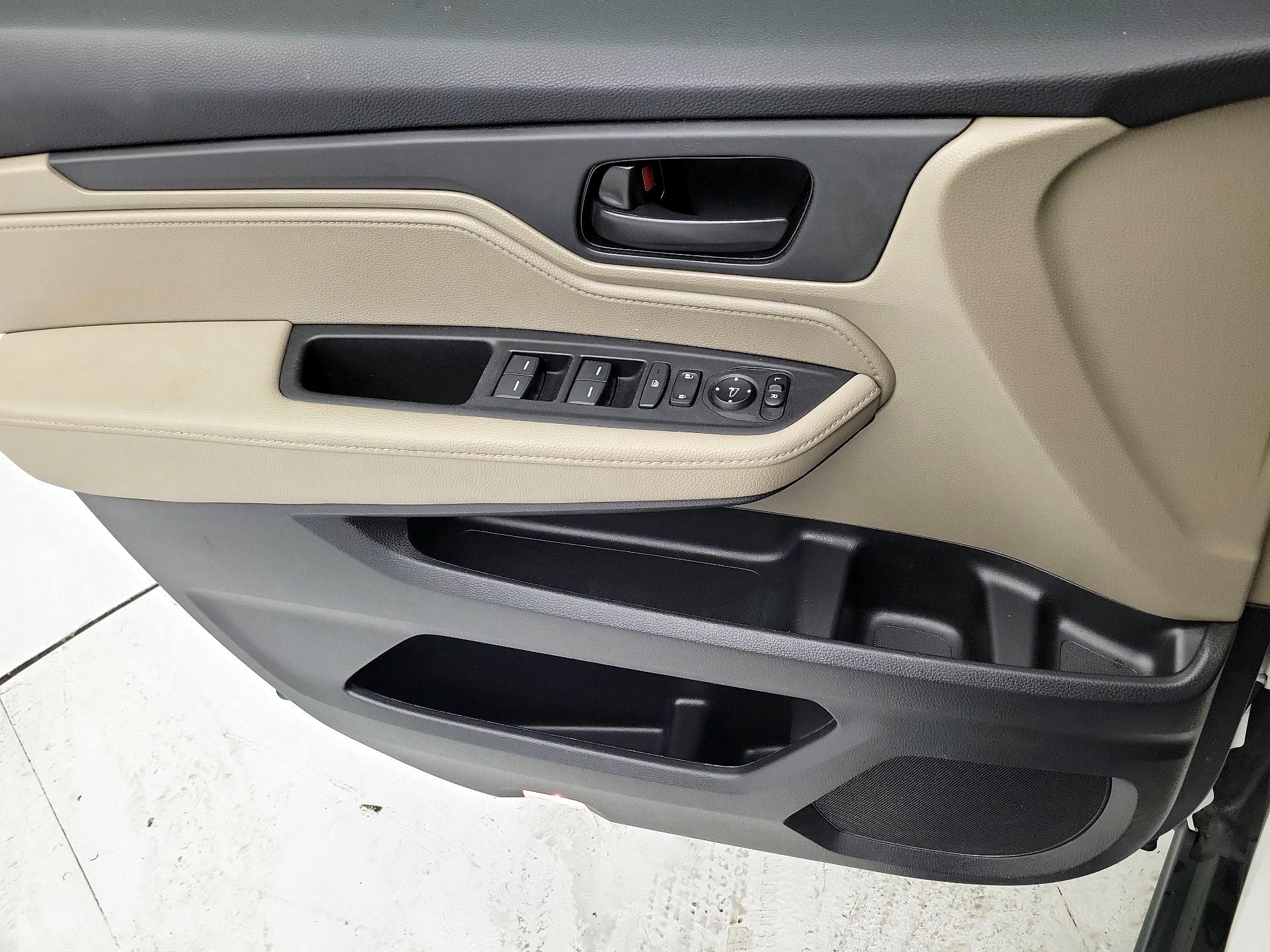 Thumbnail: 2021 Honda Odyssey - 12