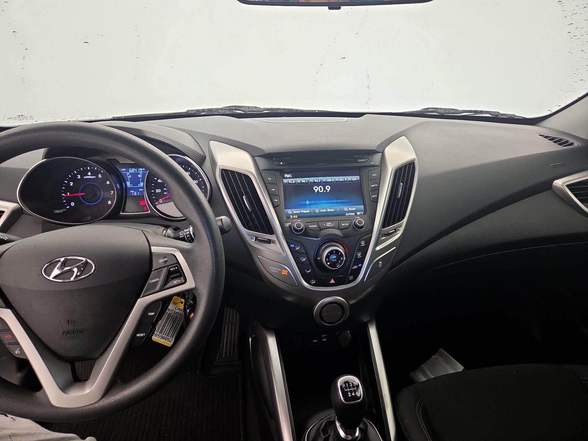 Thumbnail: 2016 Hyundai Veloster - 9