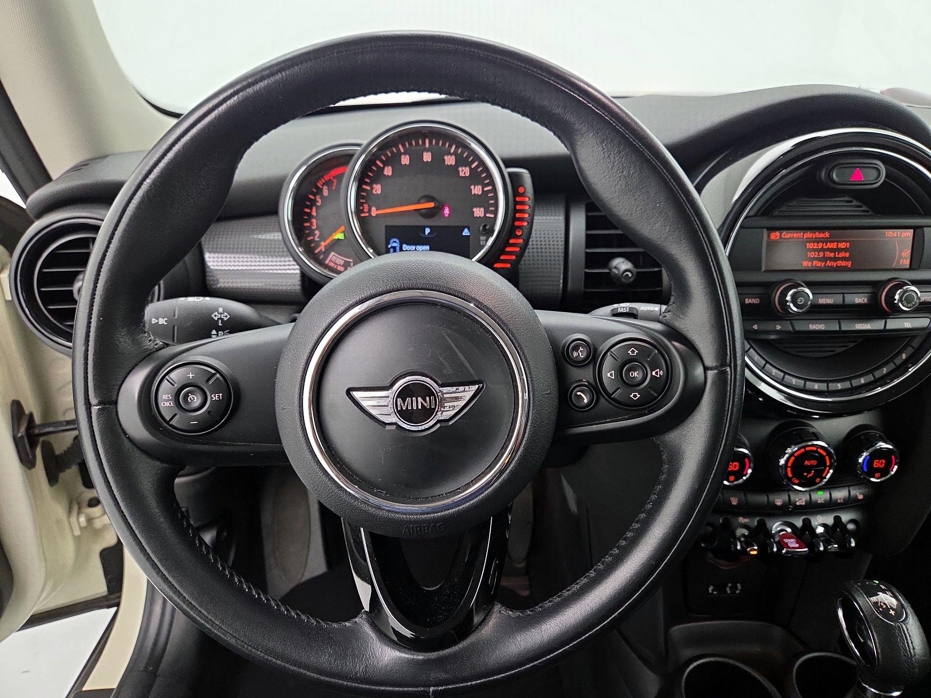 Thumbnail: 2016 MINI Cooper Hardtop - 10