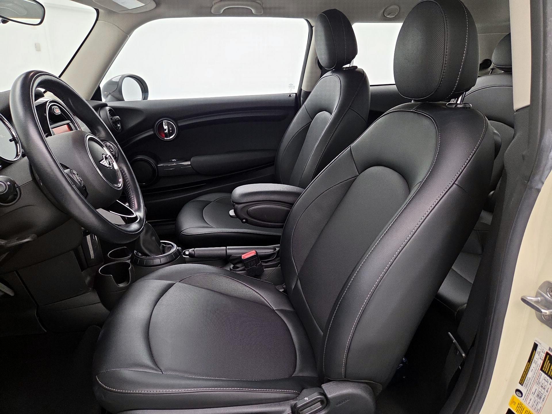 Thumbnail: 2016 MINI Cooper Hardtop - 11