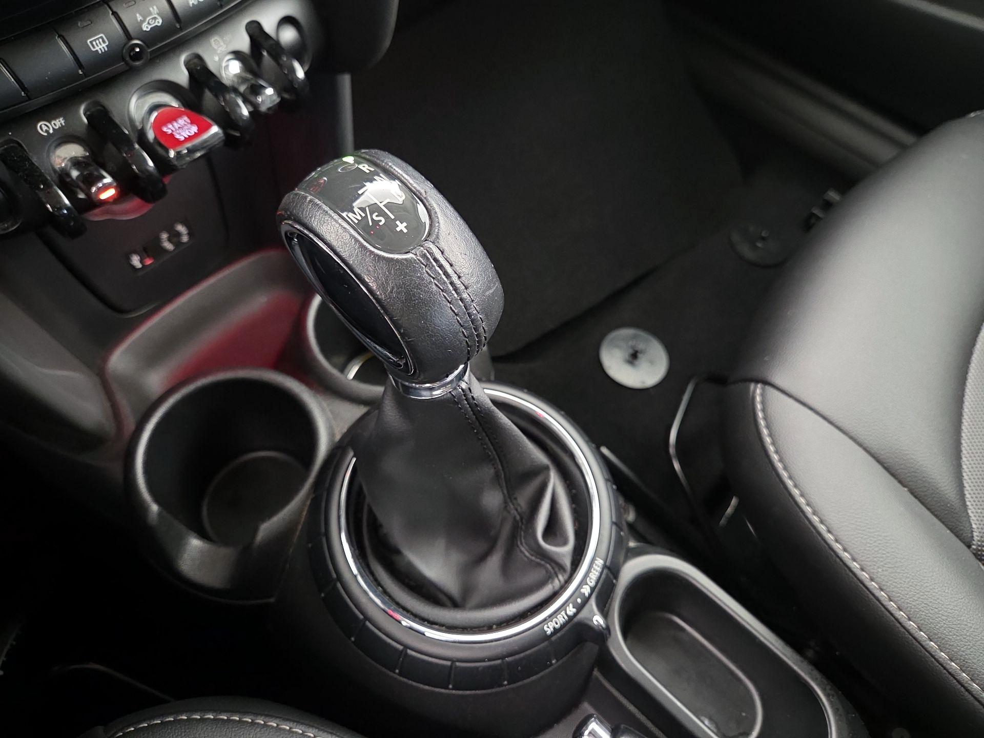 Thumbnail: 2016 MINI Cooper Hardtop - 16