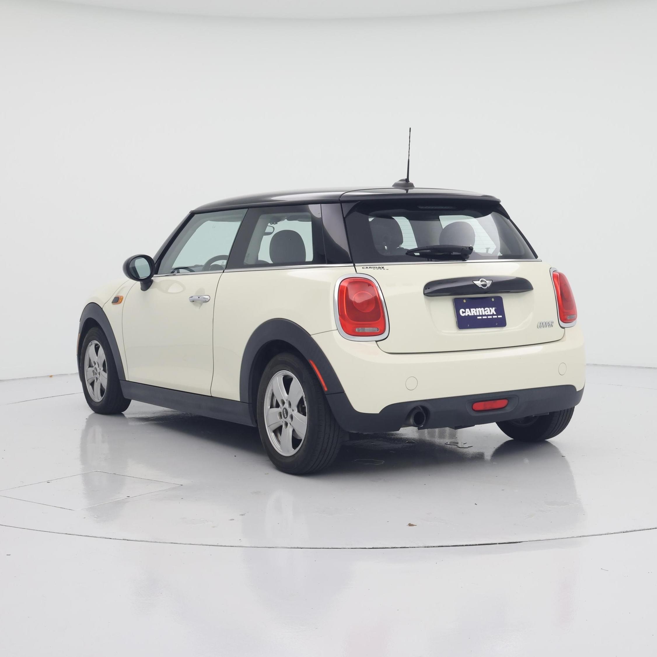 Thumbnail: 2016 MINI Cooper Hardtop - 2