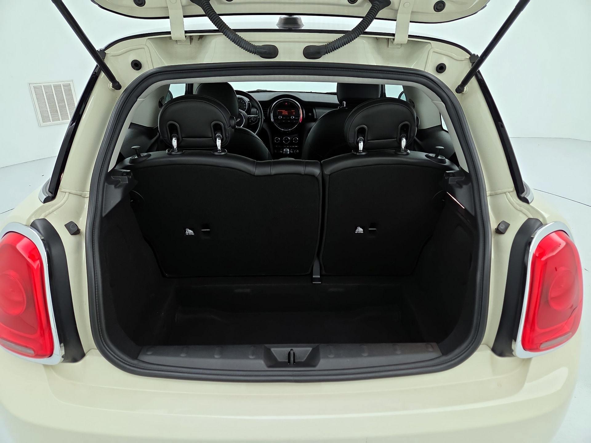 Thumbnail: 2016 MINI Cooper Hardtop - 19