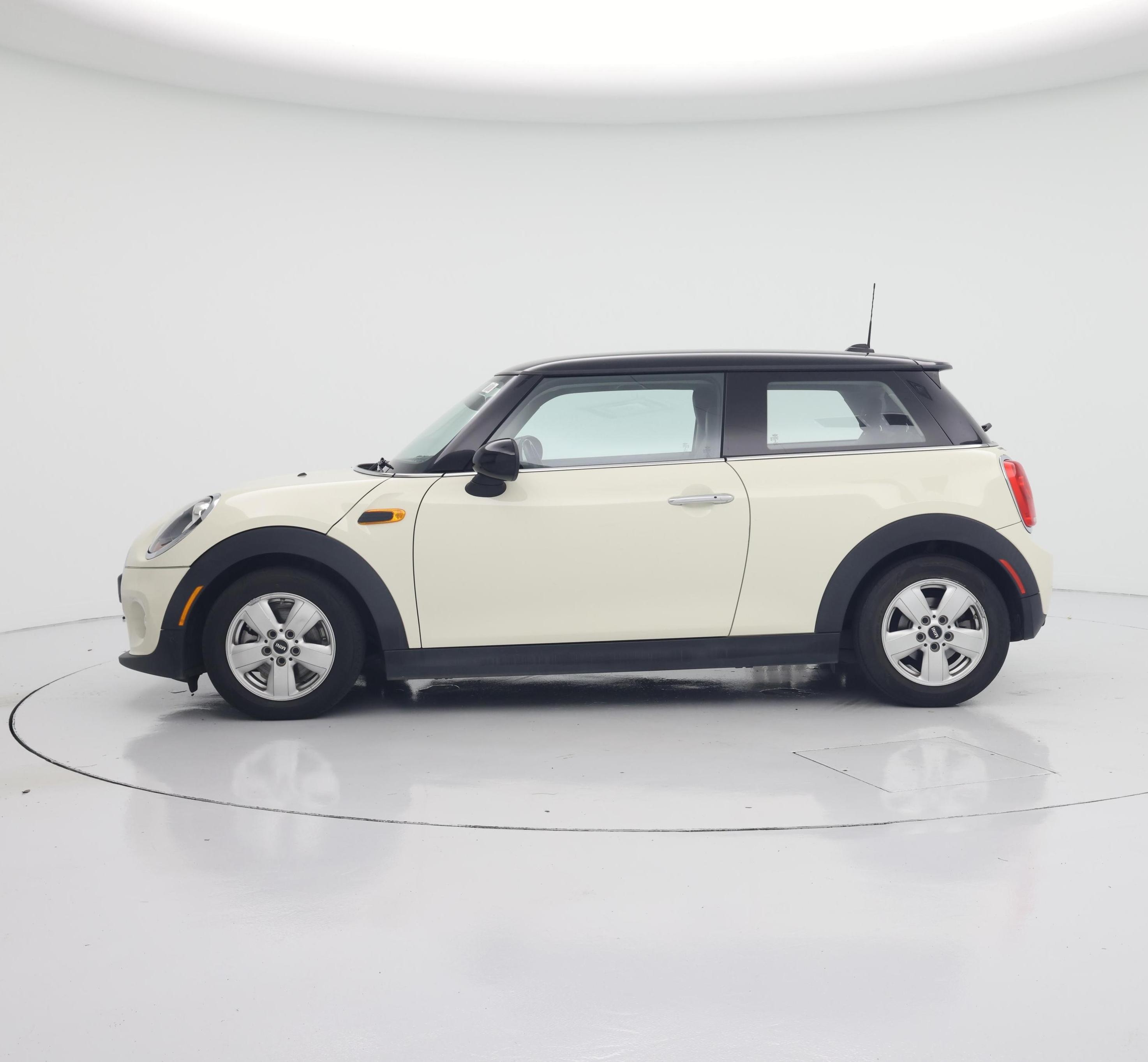 Thumbnail: 2016 MINI Cooper Hardtop - 3