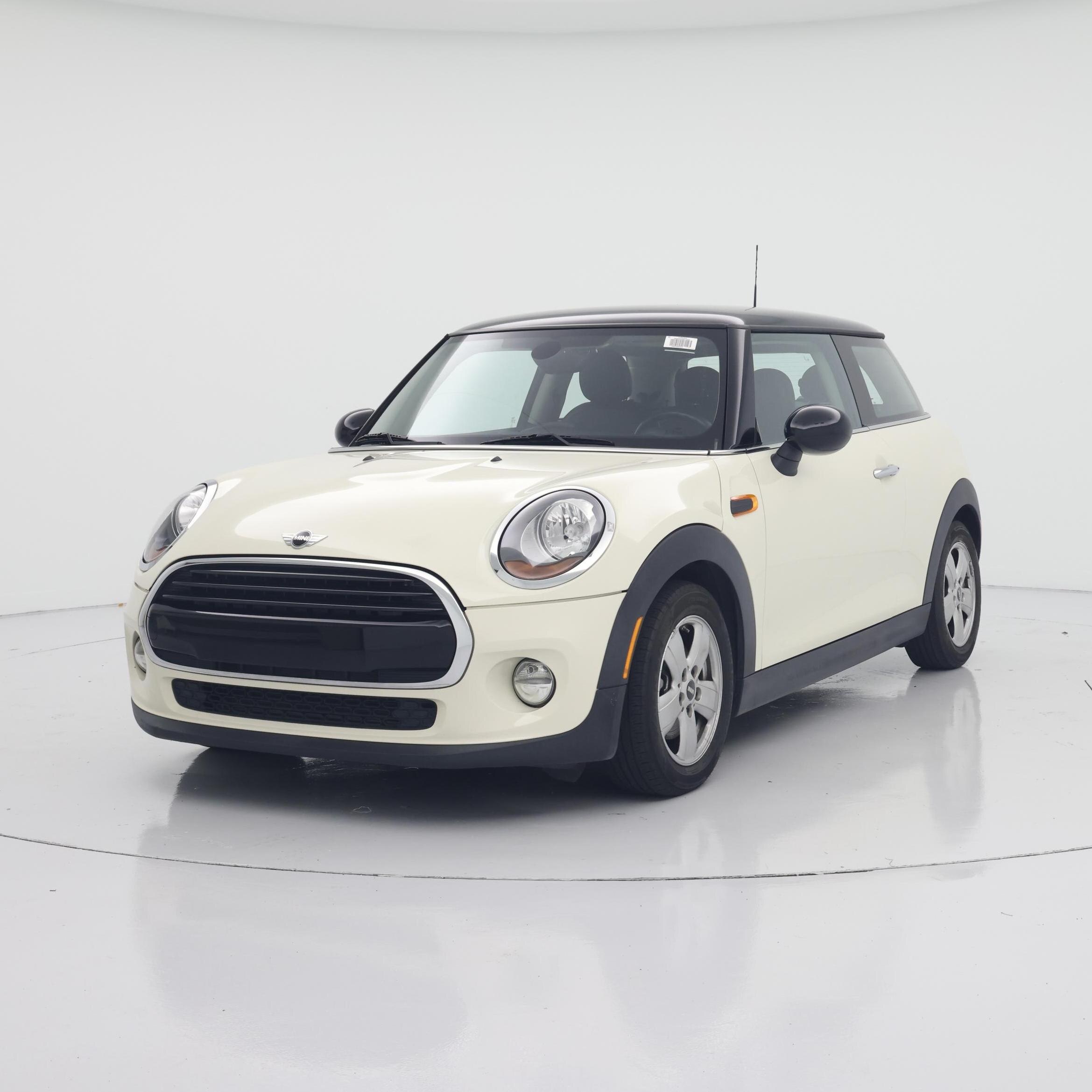 Thumbnail: 2016 MINI Cooper Hardtop - 4