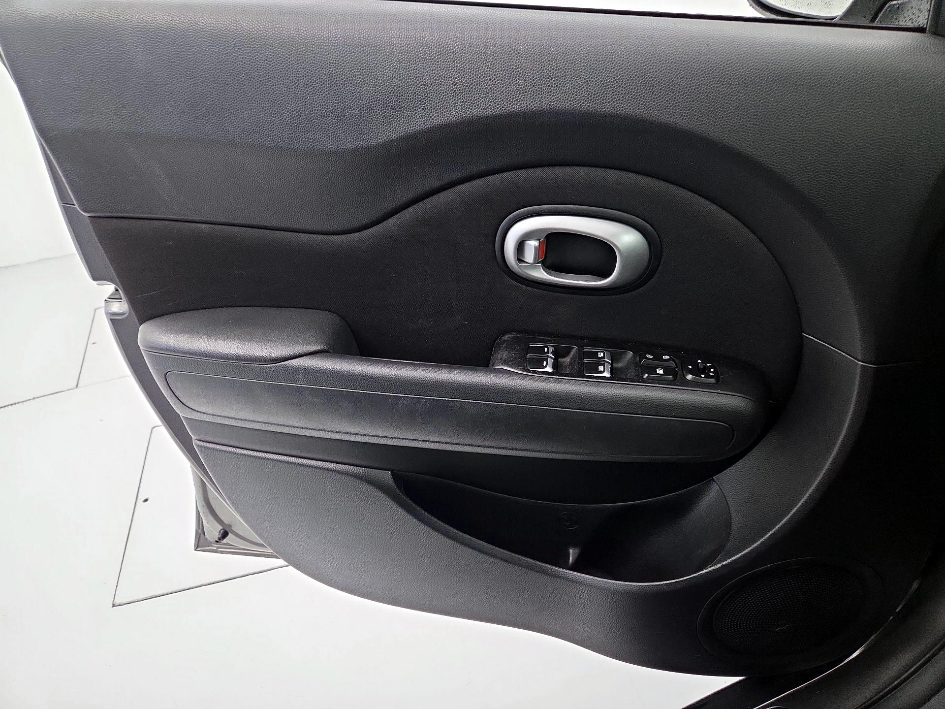 Thumbnail: 2017 Kia Soul - 12