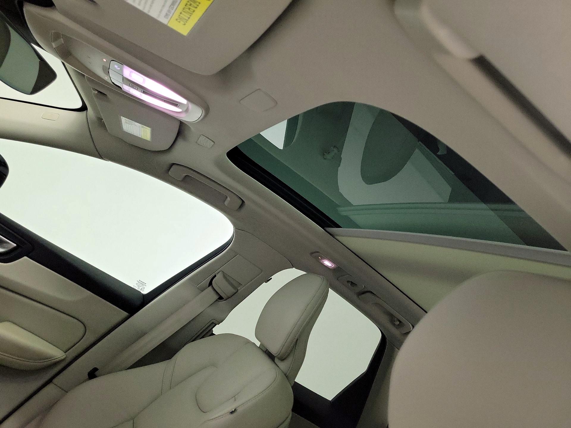Thumbnail: 2024 Volvo XC60 - 20