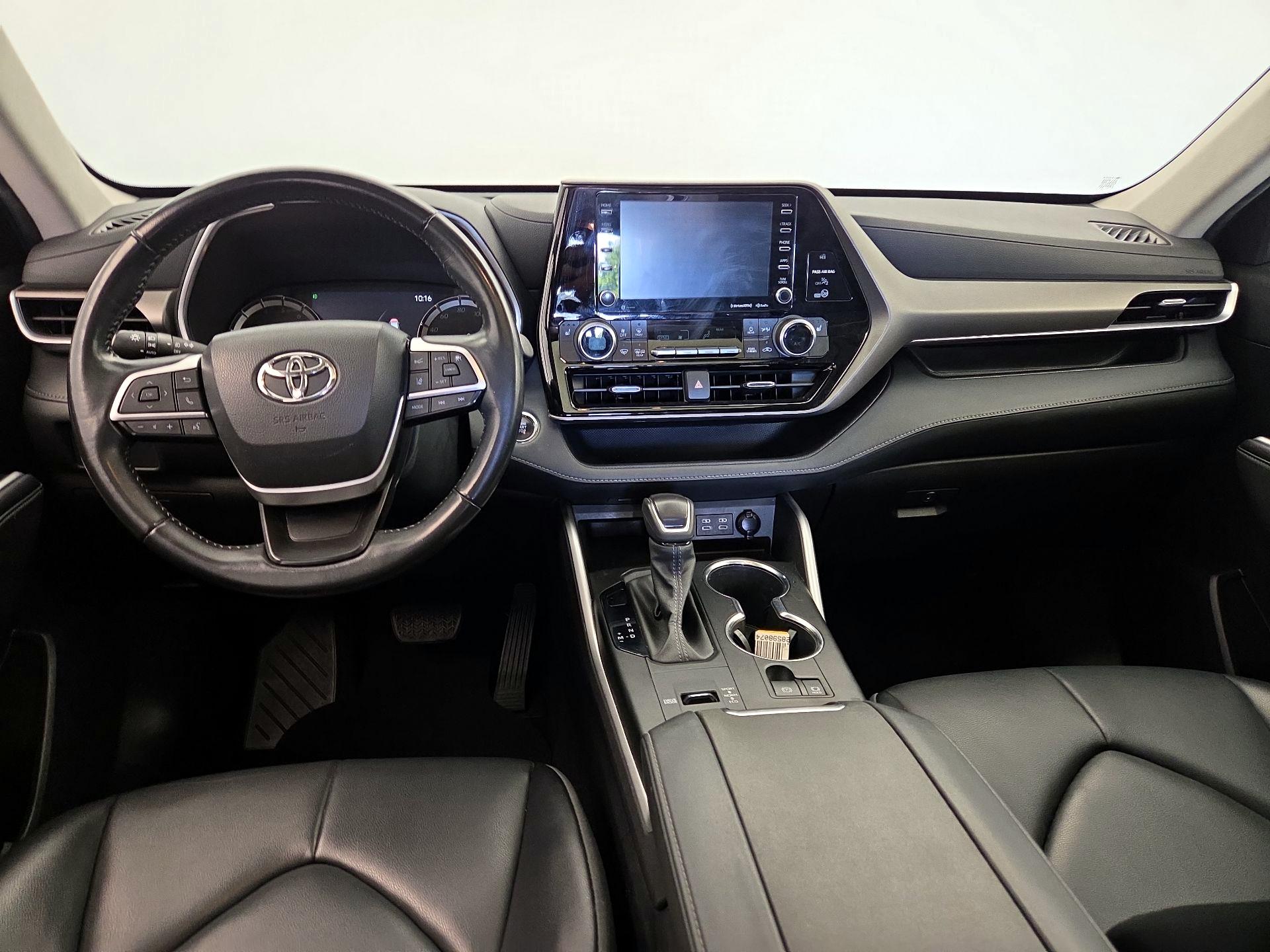 Thumbnail: 2022 Toyota Highlander - 9
