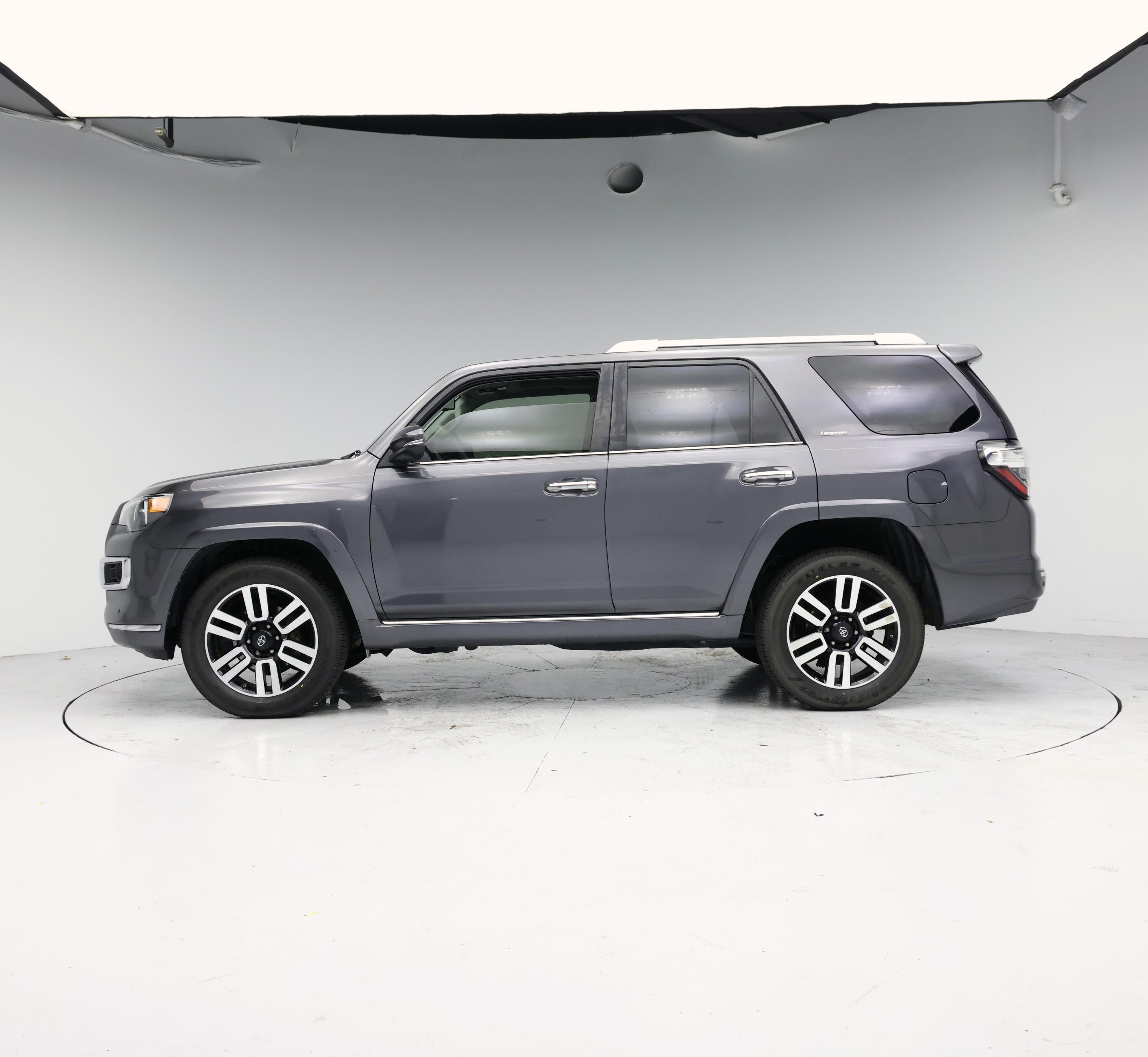 Thumbnail: 2020 Toyota 4Runner - 3