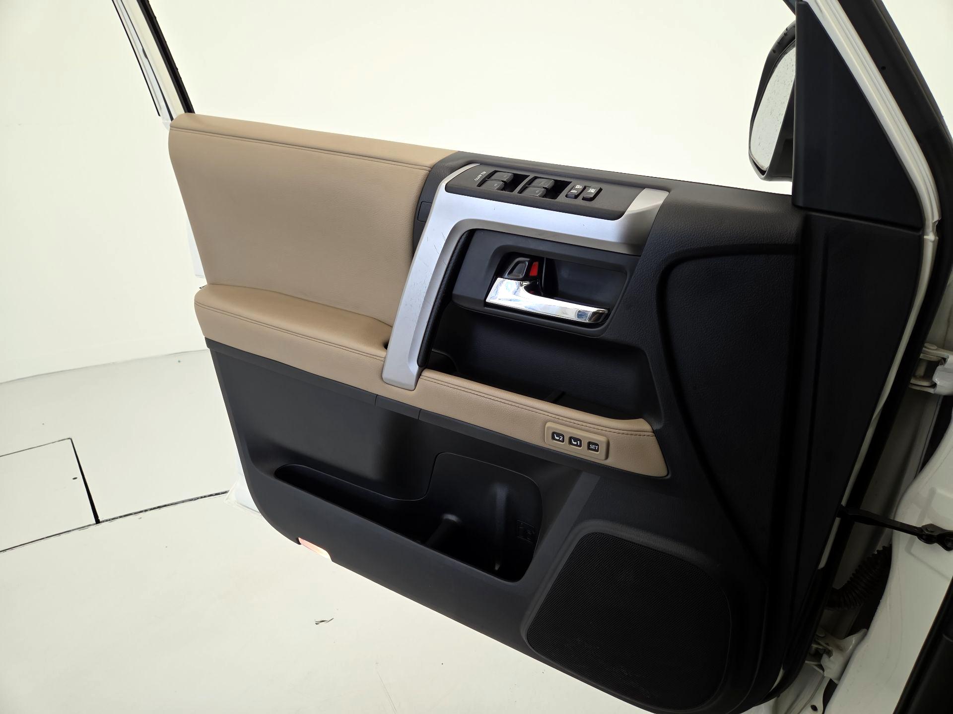 Thumbnail: 2021 Toyota 4Runner - 12
