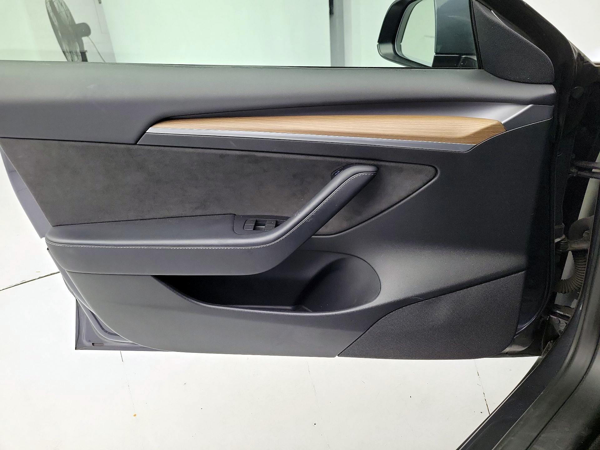 Thumbnail: 2023 Tesla Model 3 - 12