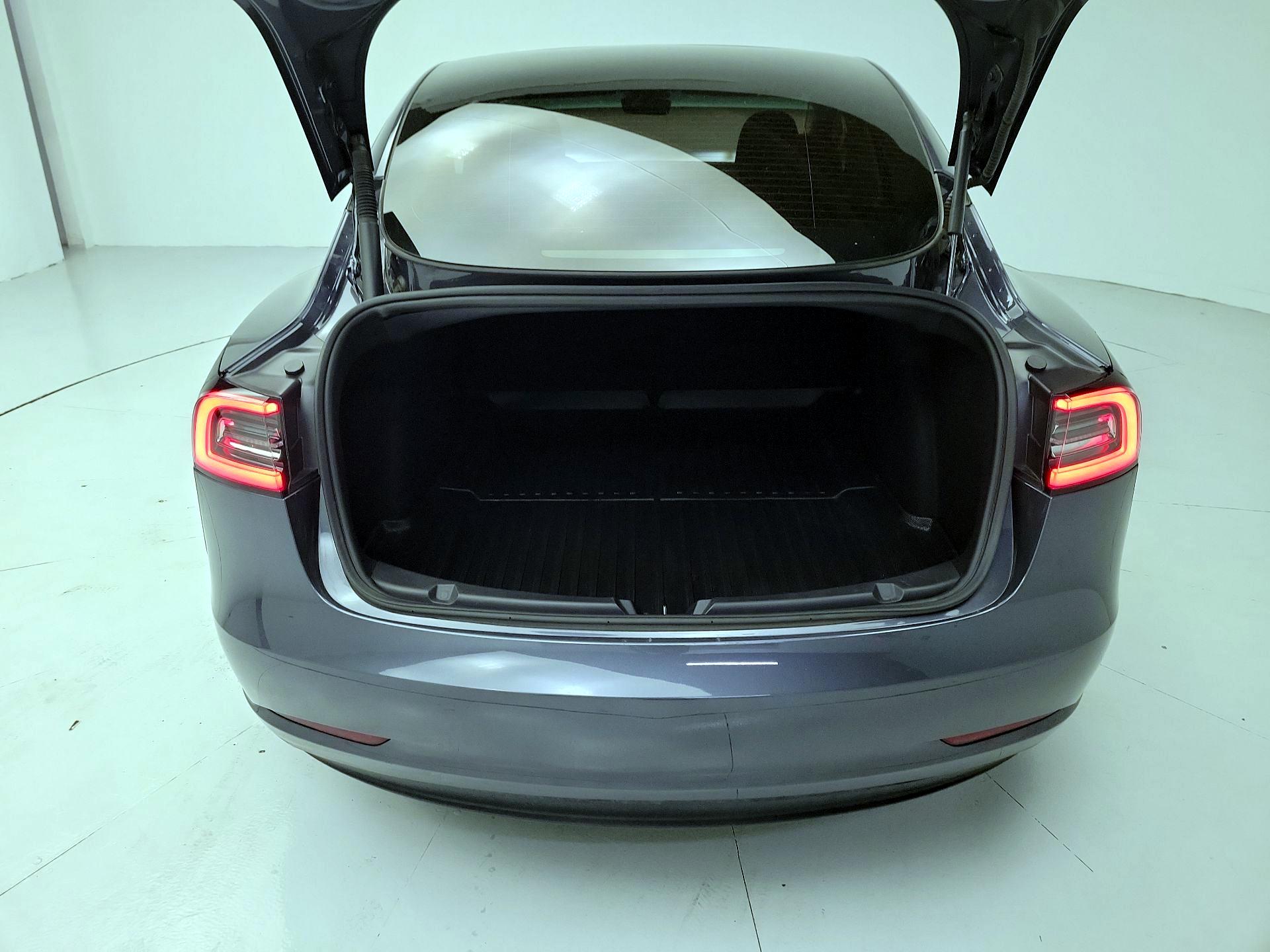 Thumbnail: 2023 Tesla Model 3 - 19