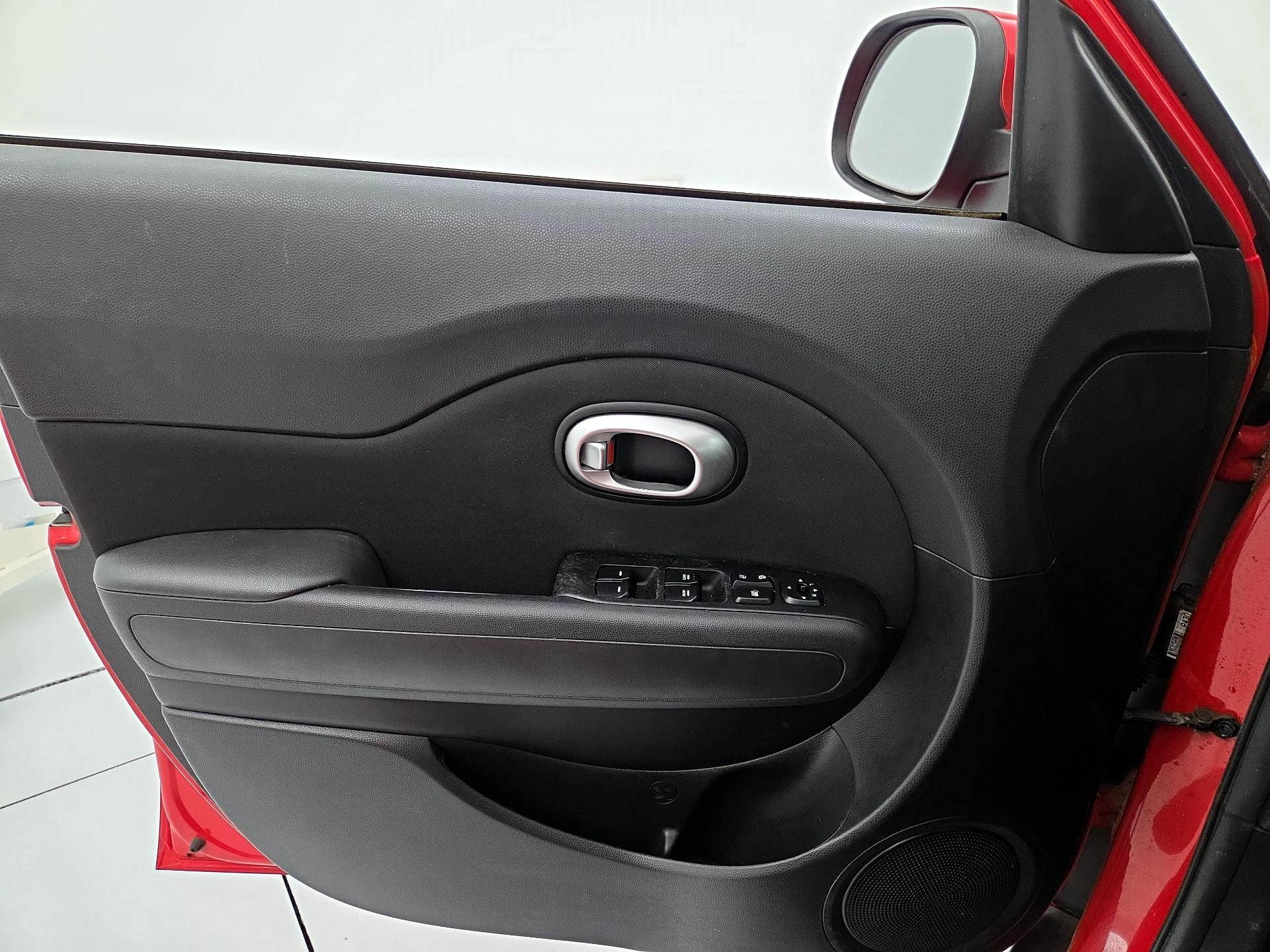 Thumbnail: 2014 Kia Soul - 12