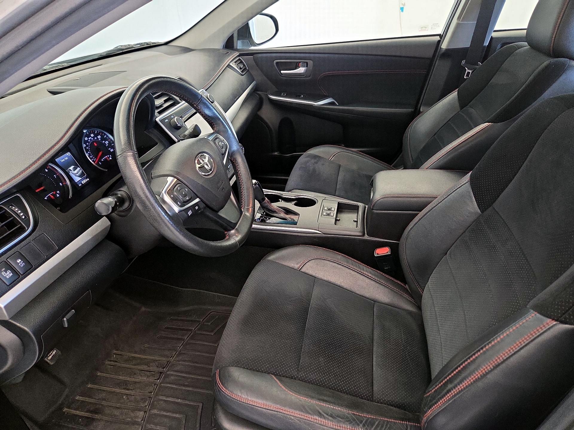 Thumbnail: 2015 Toyota Camry - 11