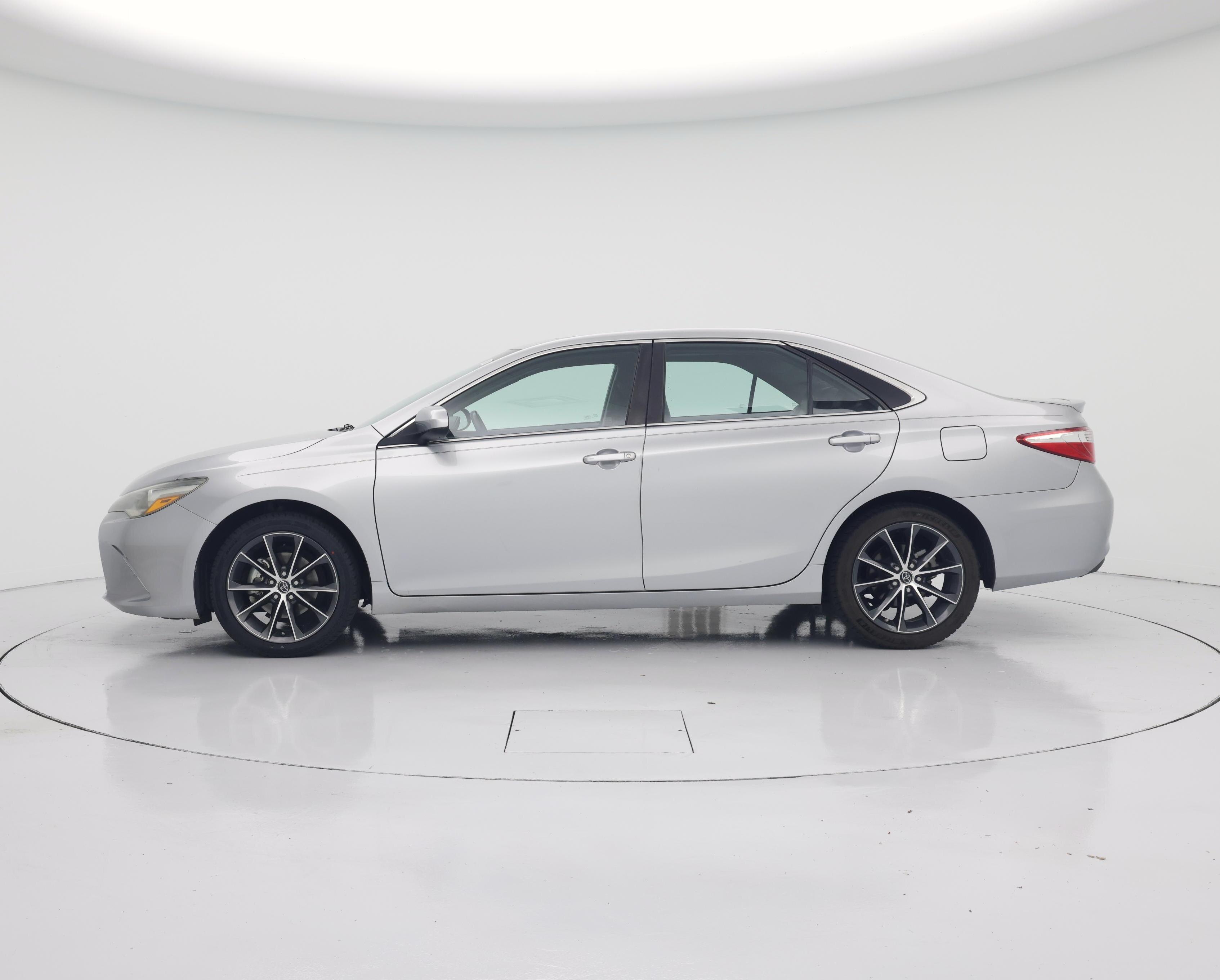 Thumbnail: 2015 Toyota Camry - 3