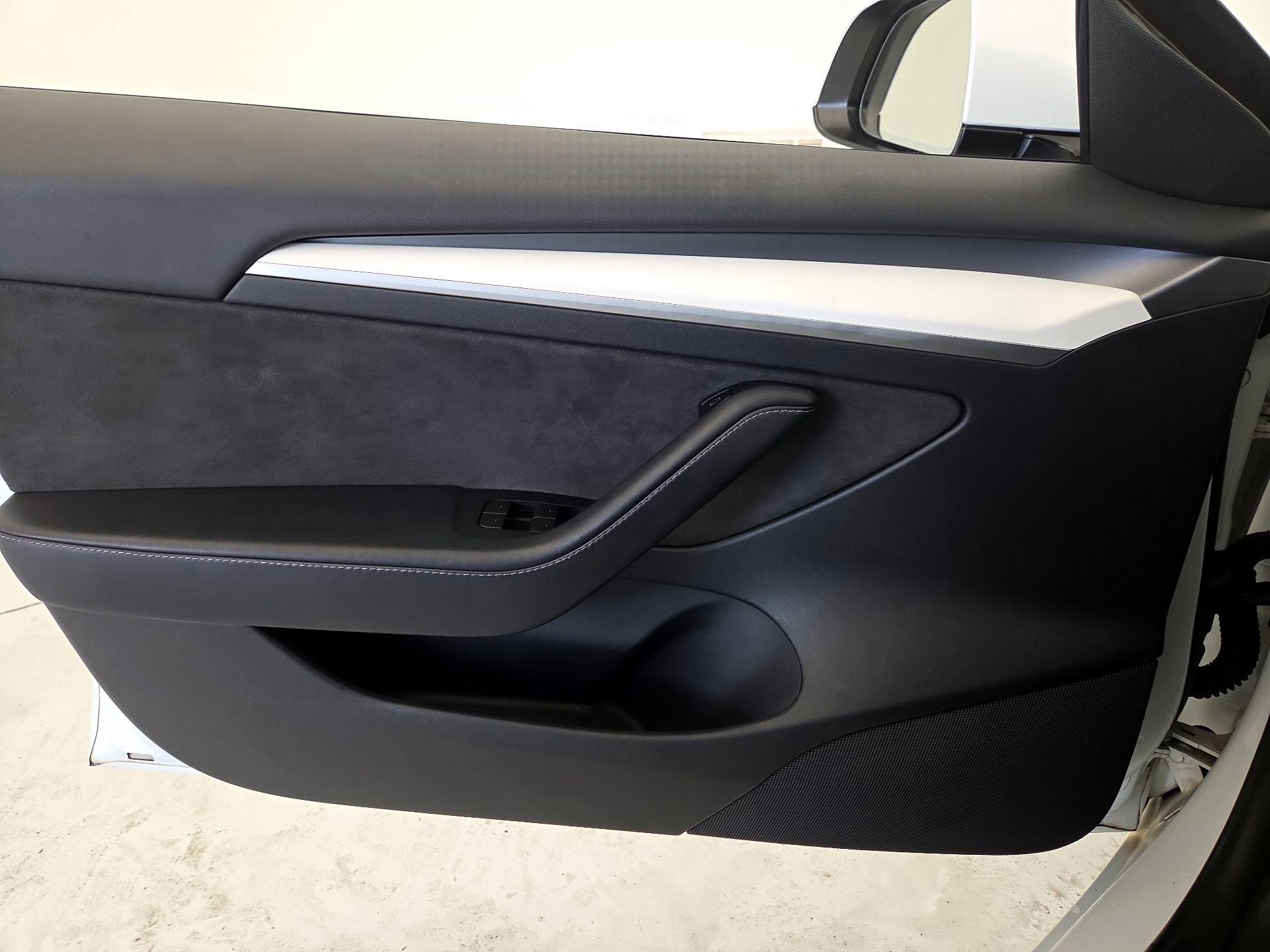 Thumbnail: 2023 Tesla Model 3 - 12