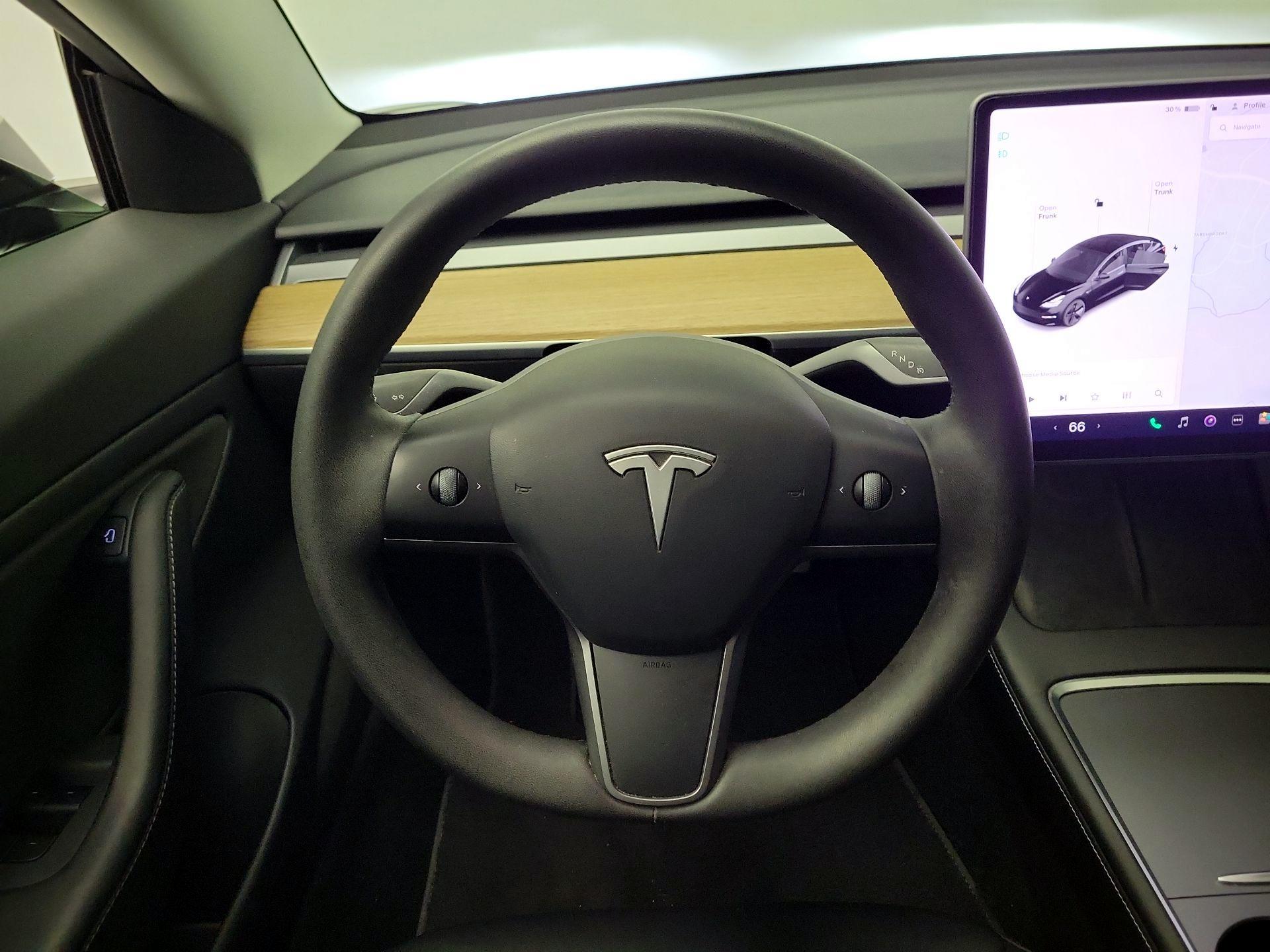 Thumbnail: 2021 Tesla Model 3 - 10