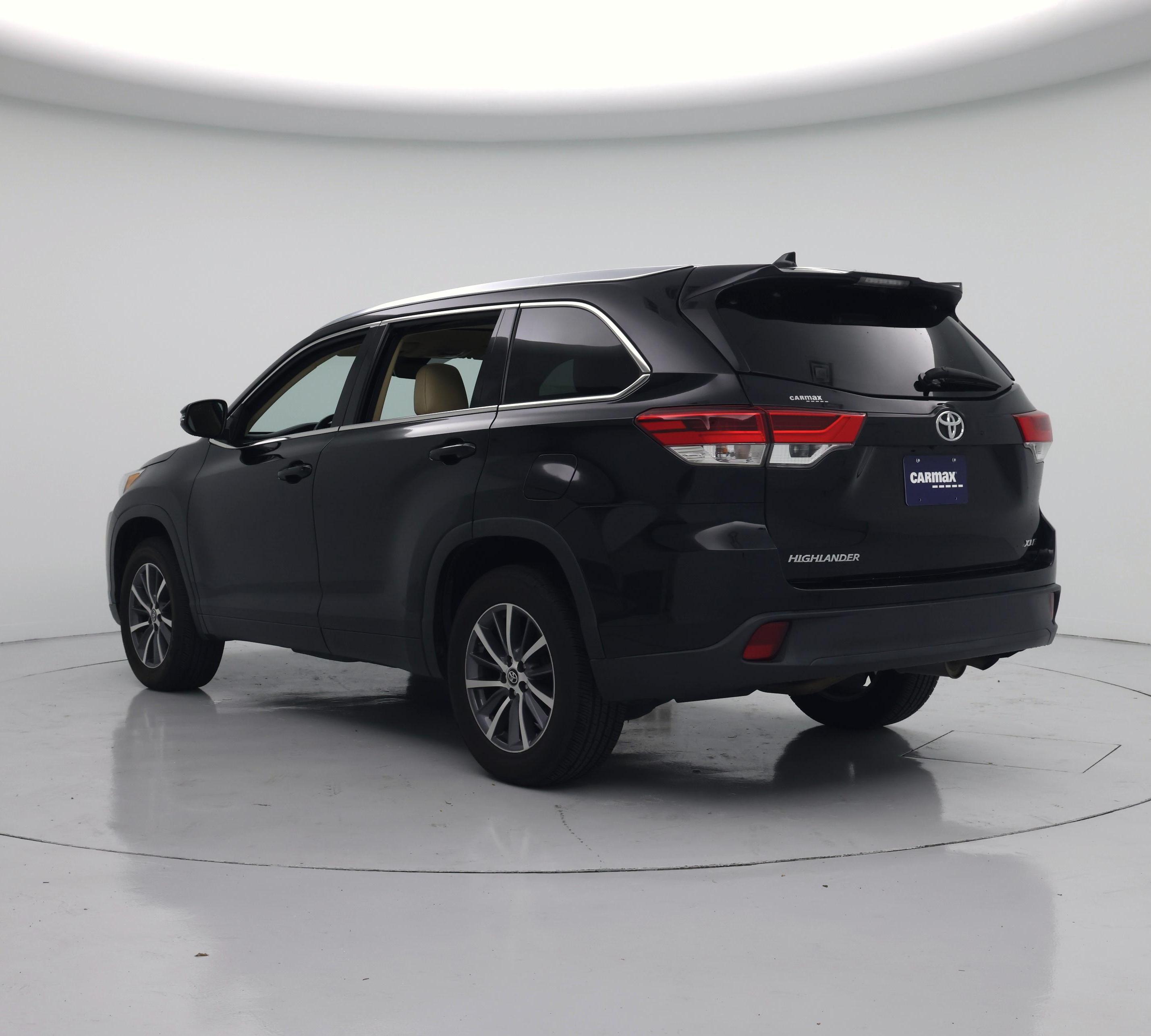 Thumbnail: 2018 Toyota Highlander - 2