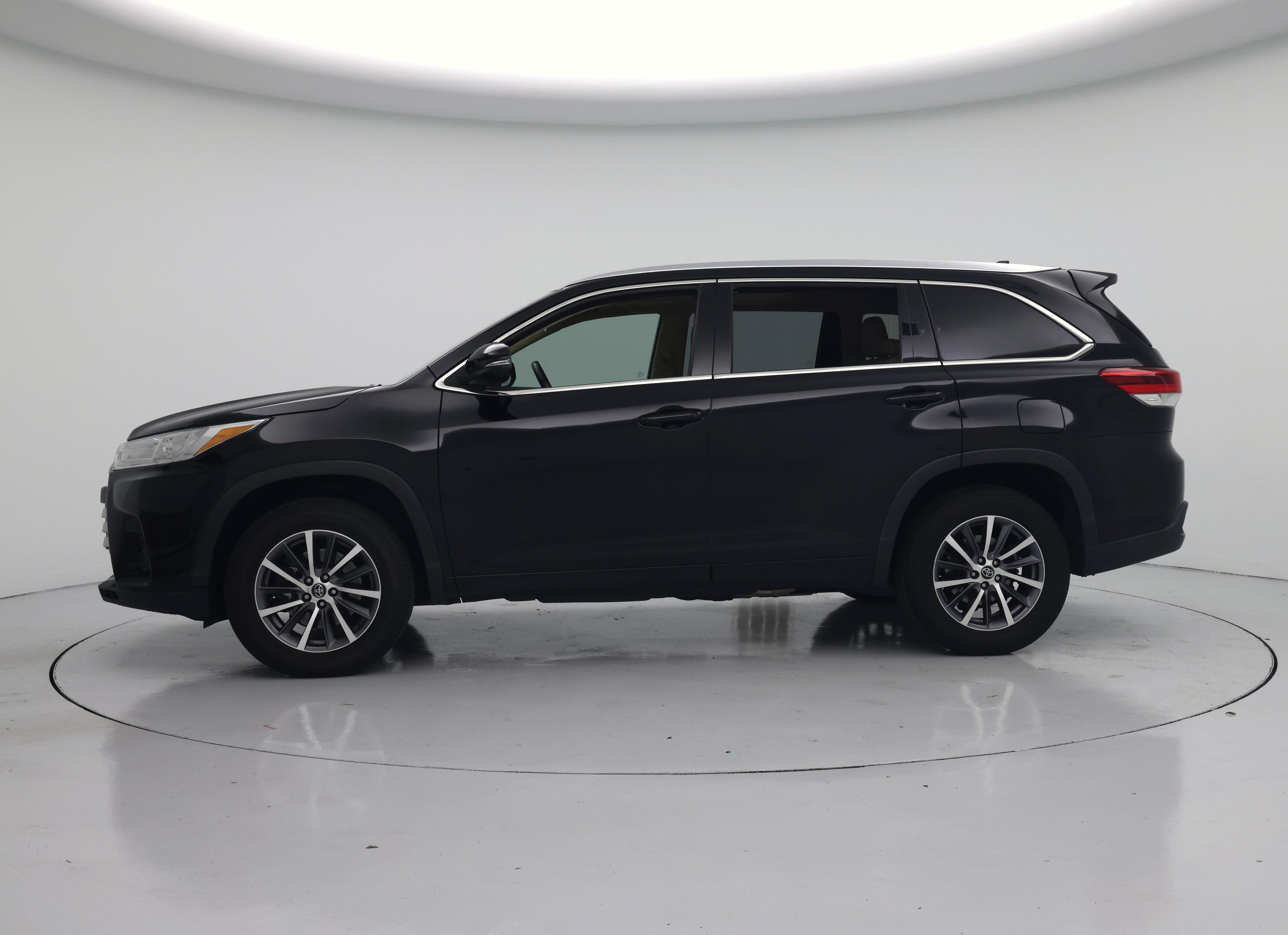 Thumbnail: 2018 Toyota Highlander - 3