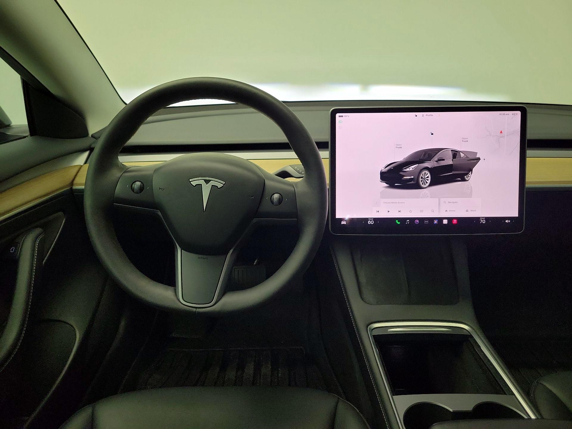 Thumbnail: 2023 Tesla Model 3 - 10