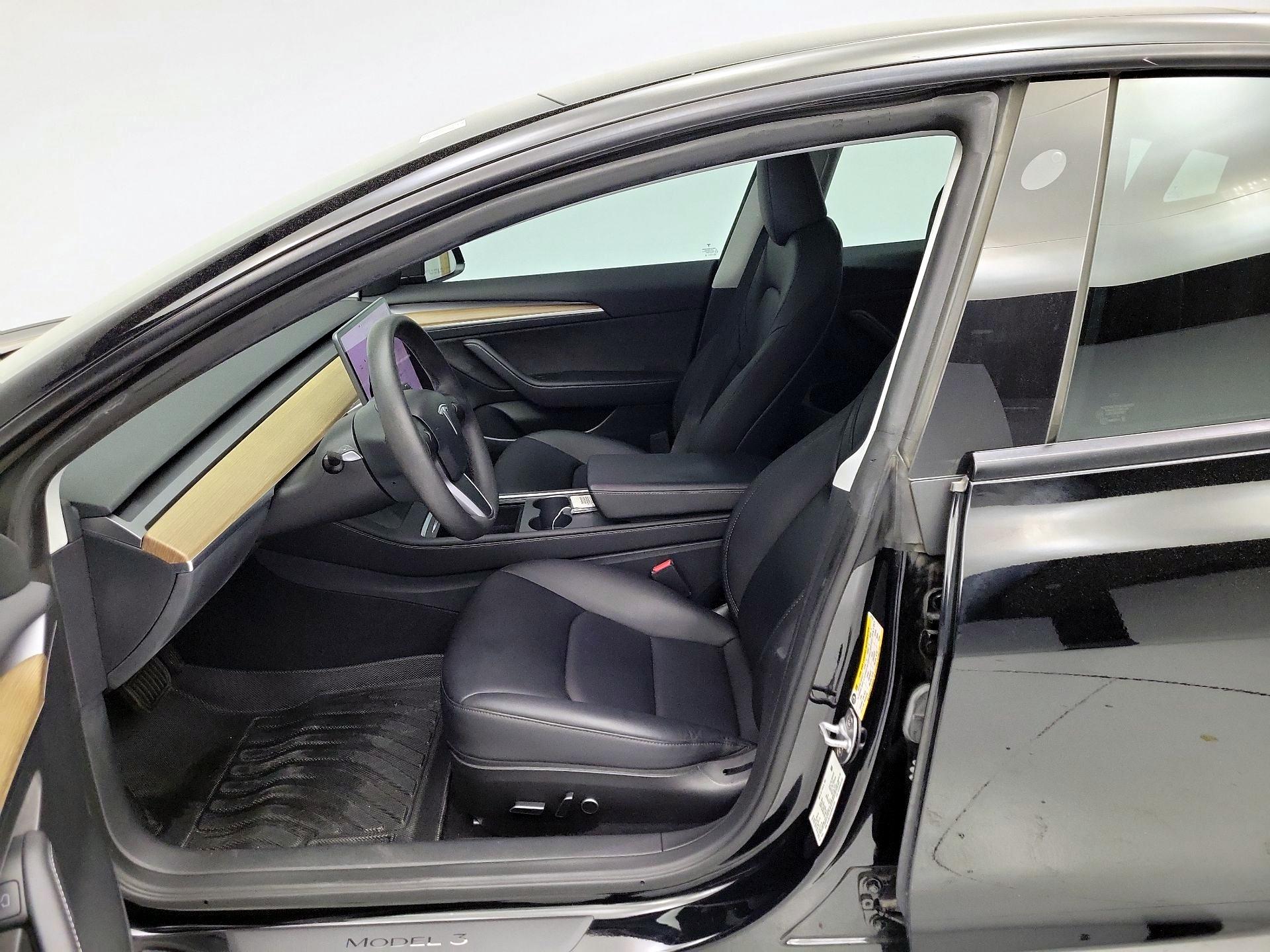Thumbnail: 2023 Tesla Model 3 - 11