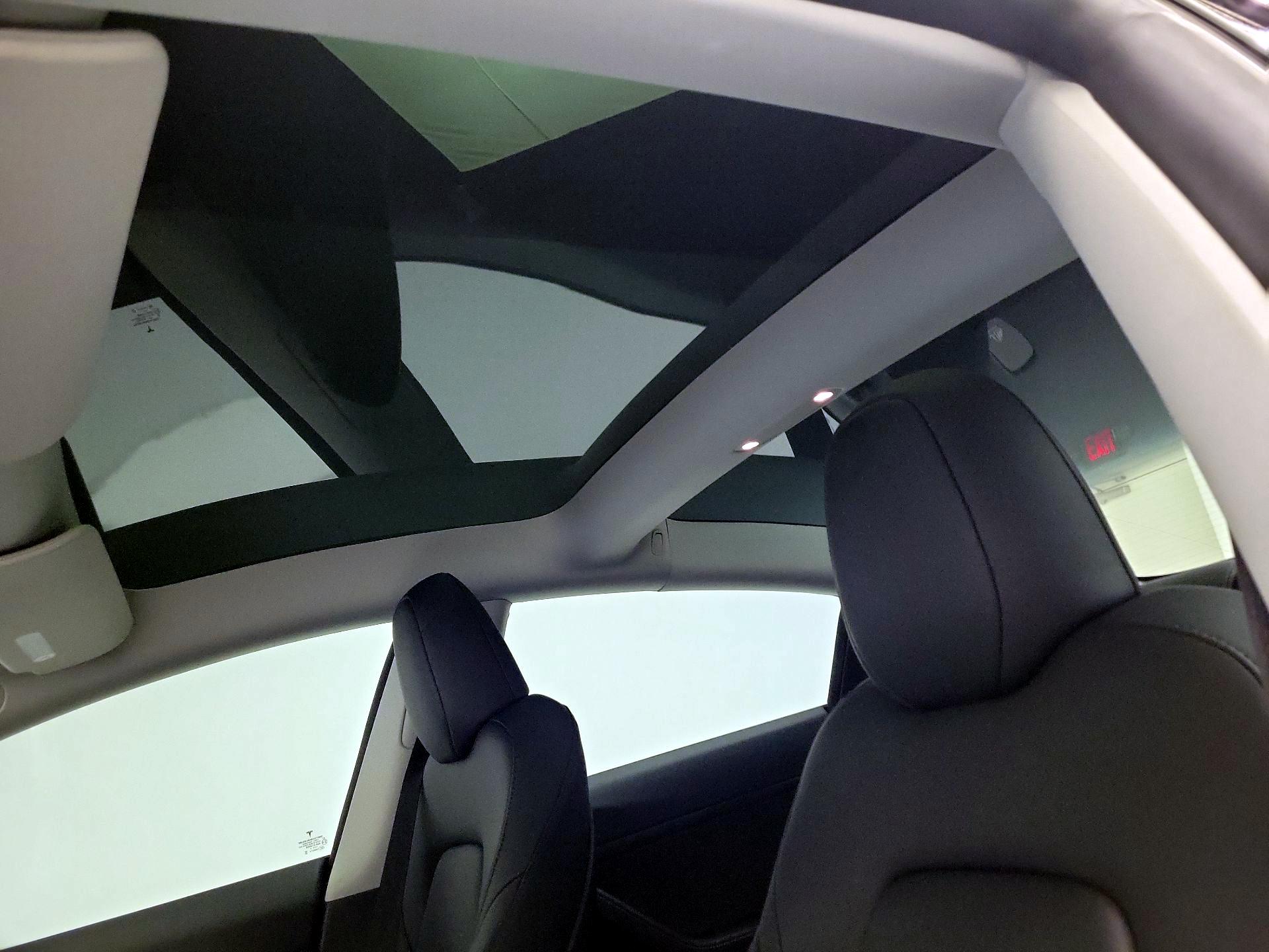 Thumbnail: 2023 Tesla Model 3 - 19