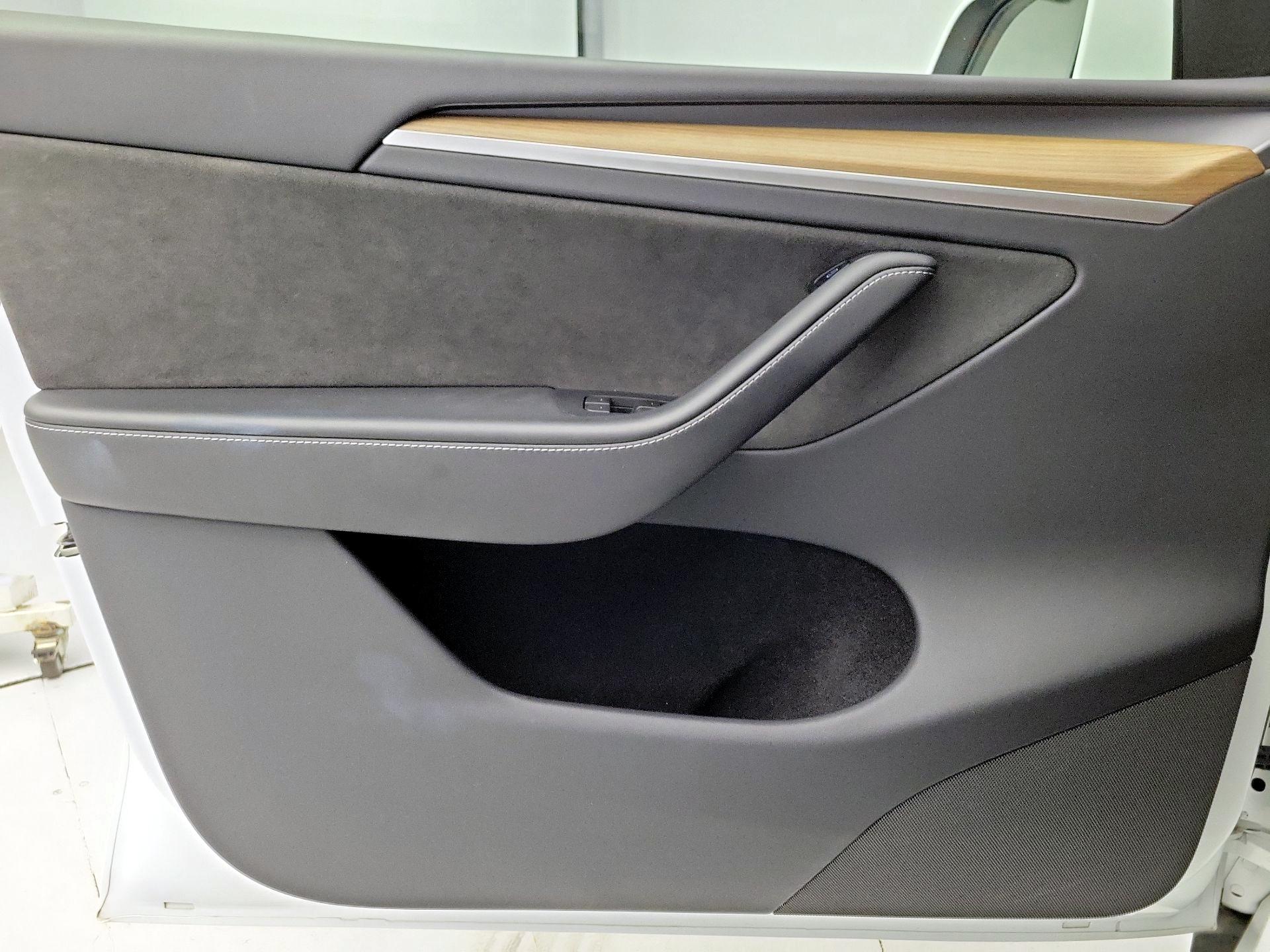 Thumbnail: 2023 Tesla Model Y - 12