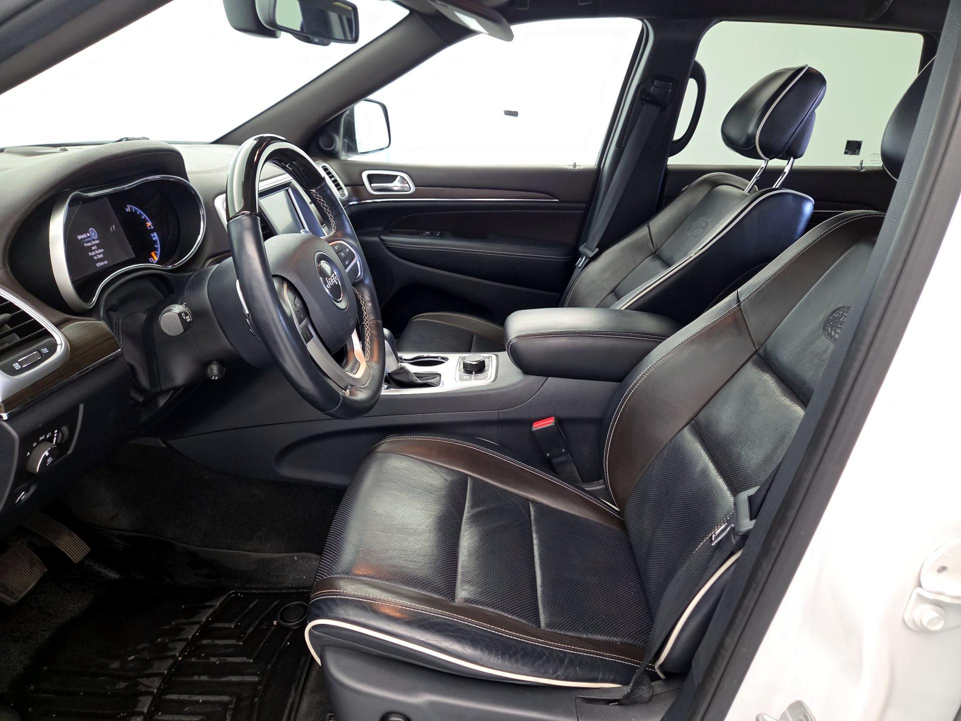 Thumbnail: 2016 Jeep Grand Cherokee - 11