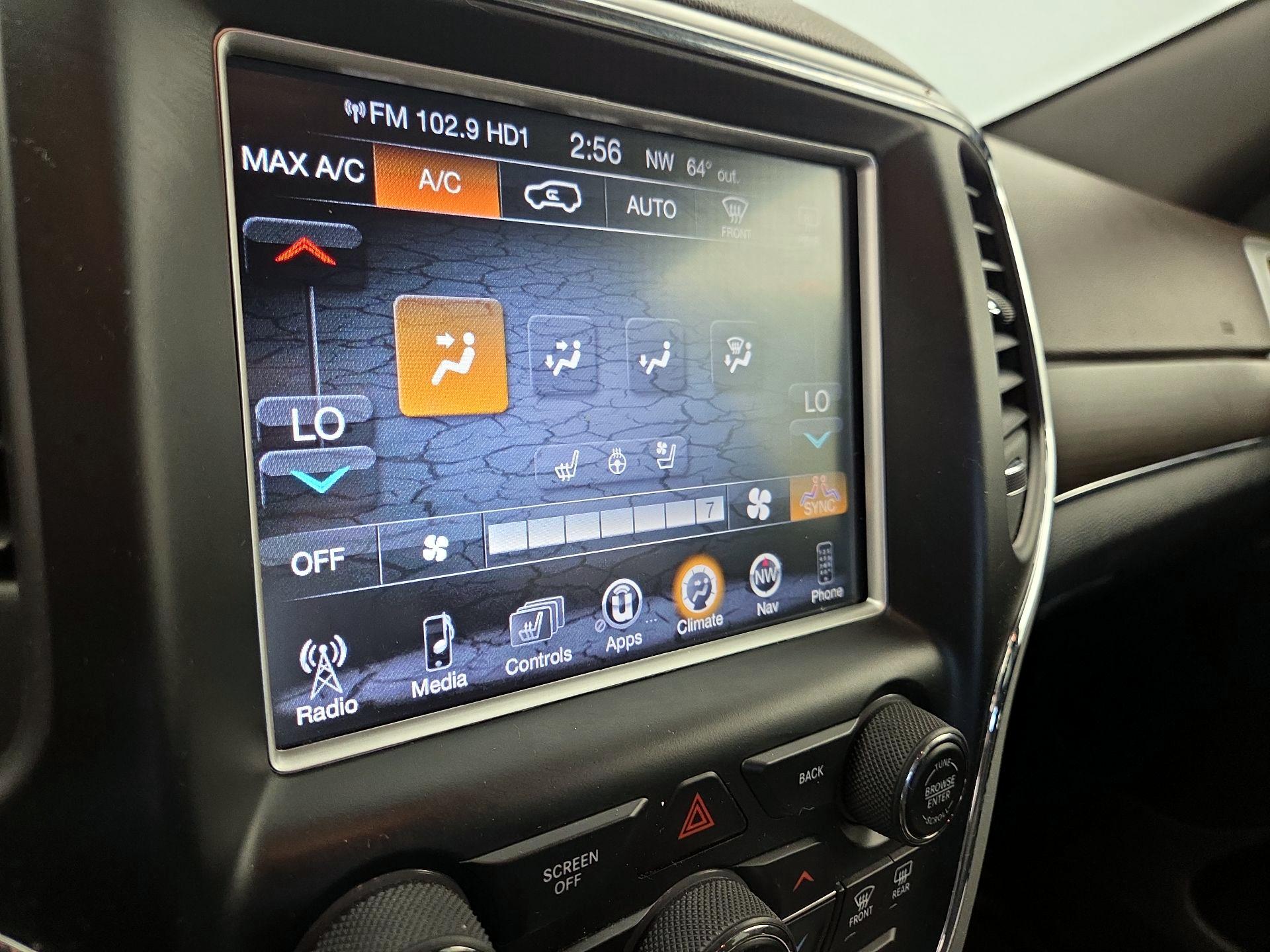 Thumbnail: 2016 Jeep Grand Cherokee - 15