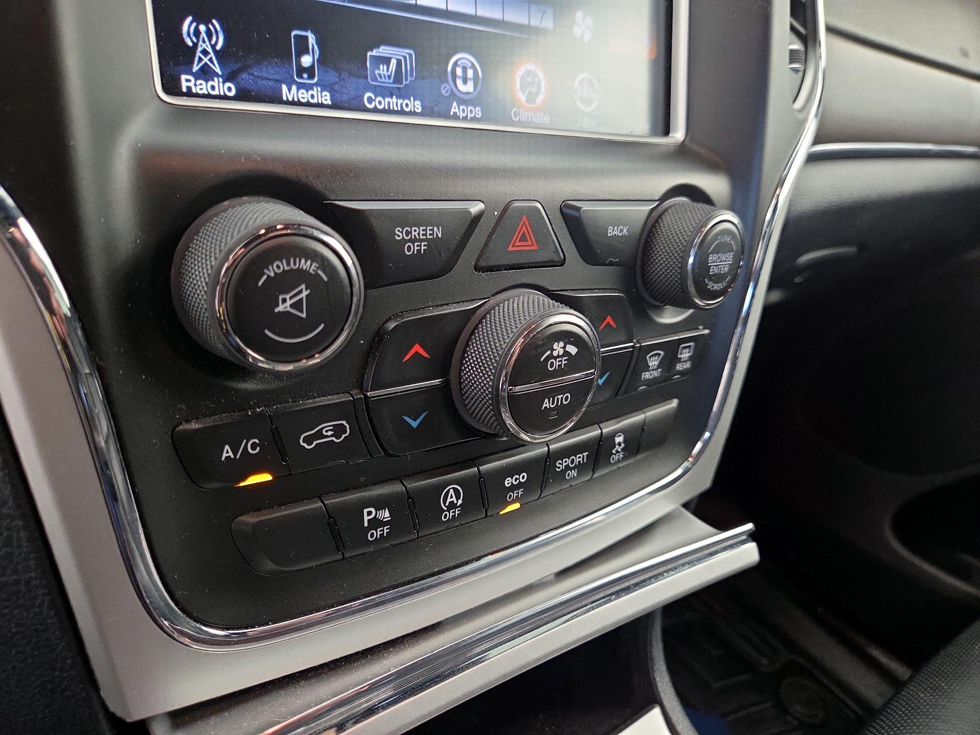 Thumbnail: 2016 Jeep Grand Cherokee - 16