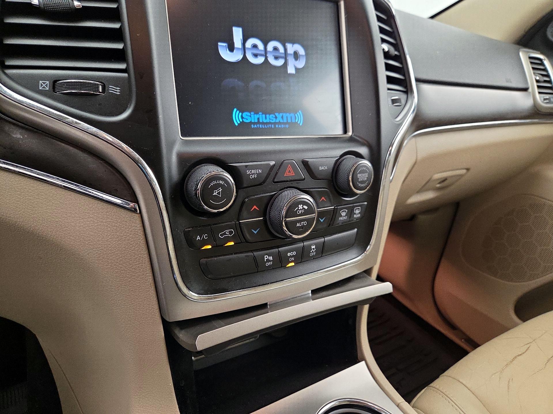 Thumbnail: 2014 Jeep Grand Cherokee - 17