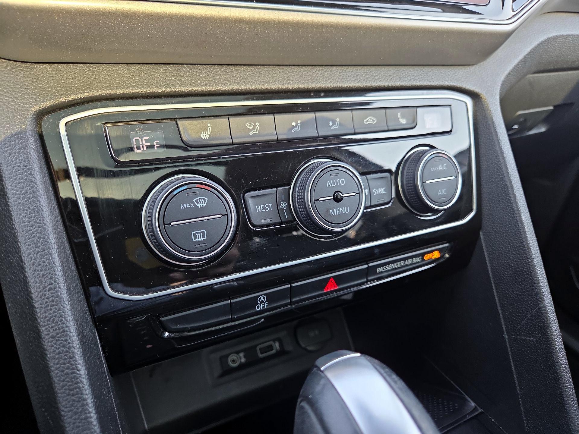 Thumbnail: 2018 Volkswagen Atlas - 16