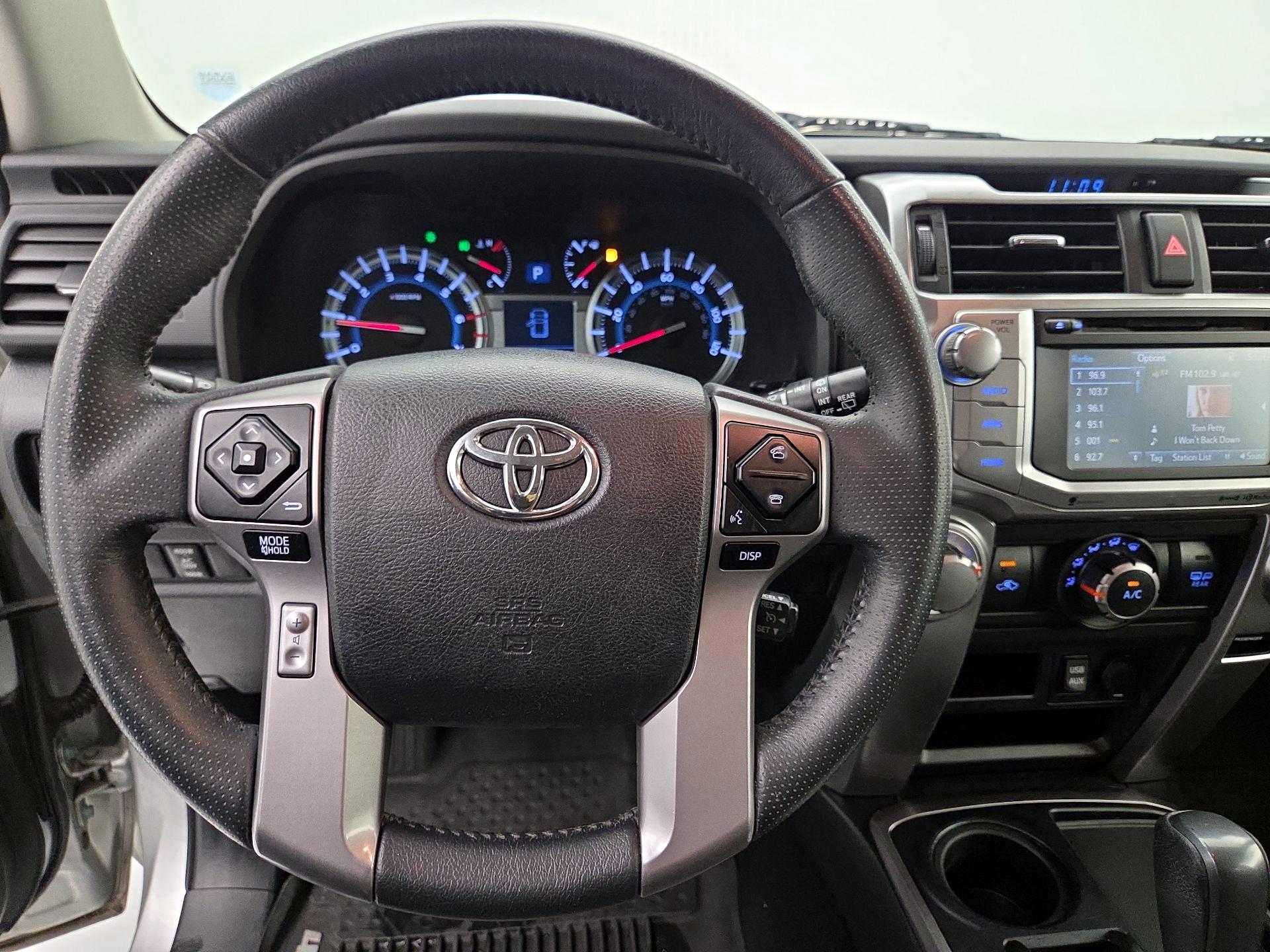 Thumbnail: 2017 Toyota 4Runner - 10