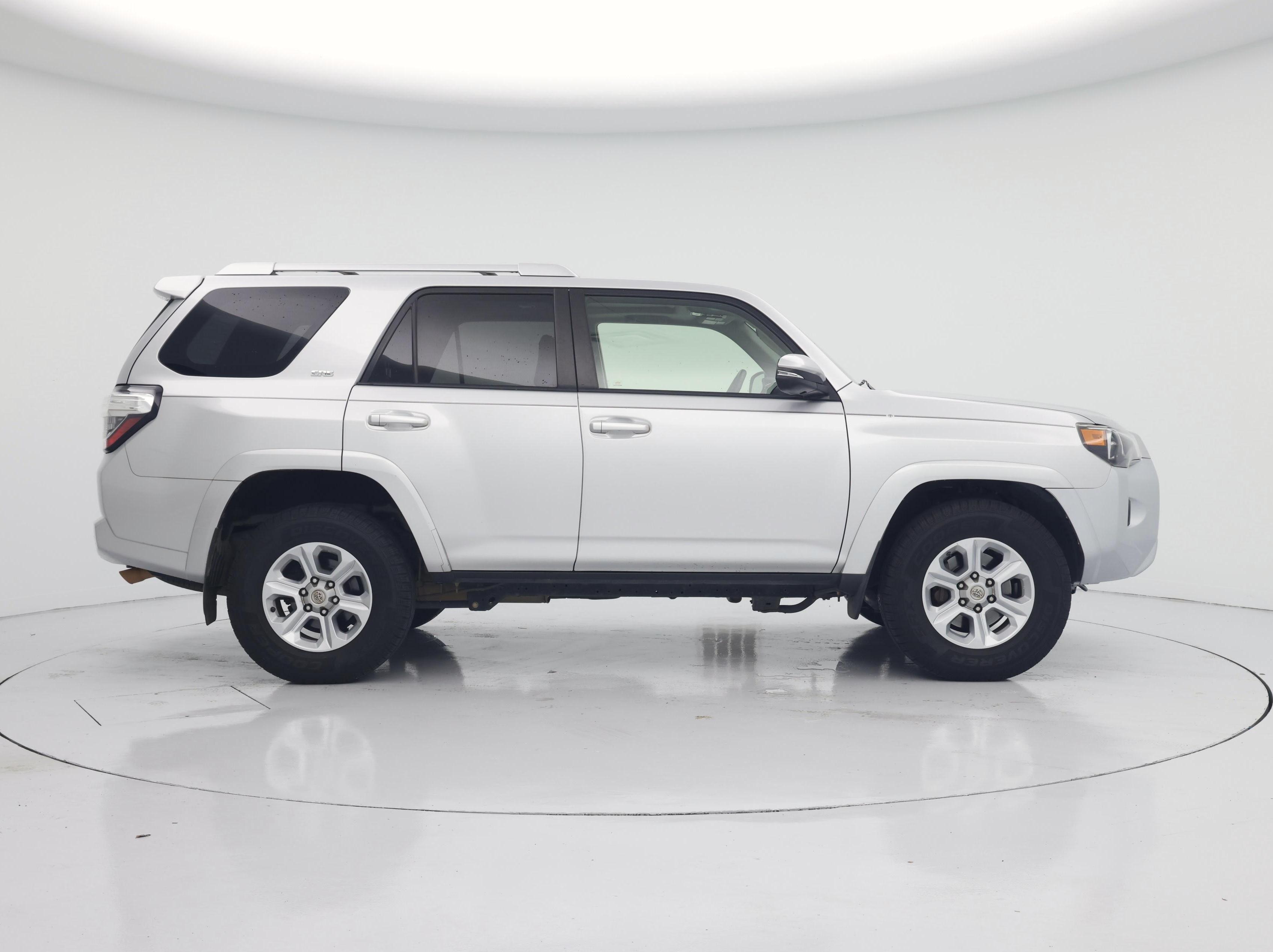 Thumbnail: 2017 Toyota 4Runner - 7