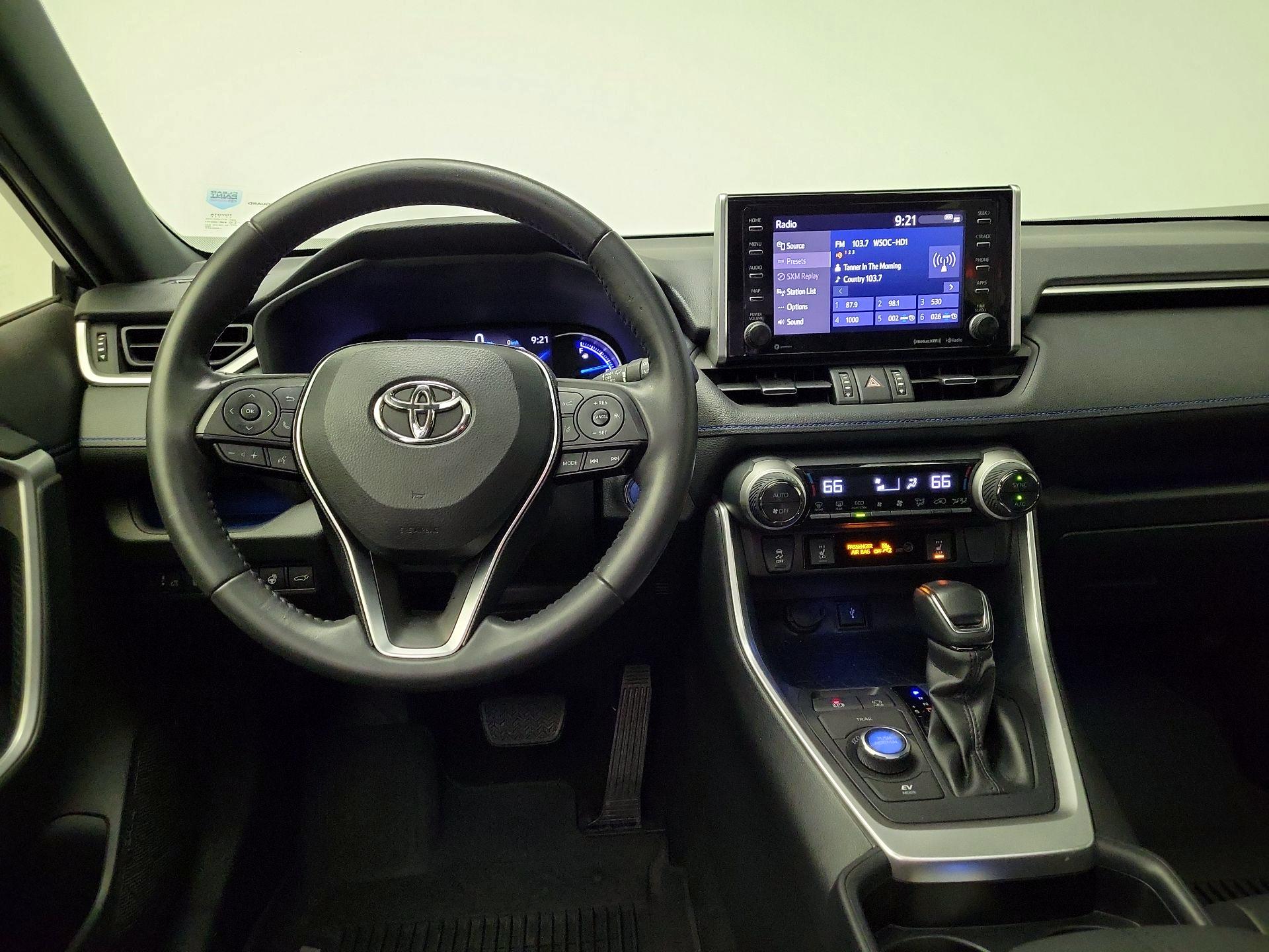 Thumbnail: 2020 Toyota RAV4 - 10