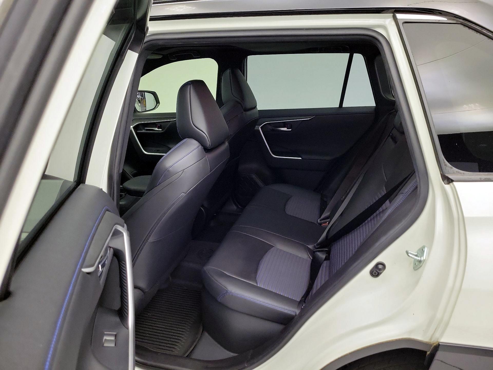 Thumbnail: 2020 Toyota RAV4 - 20