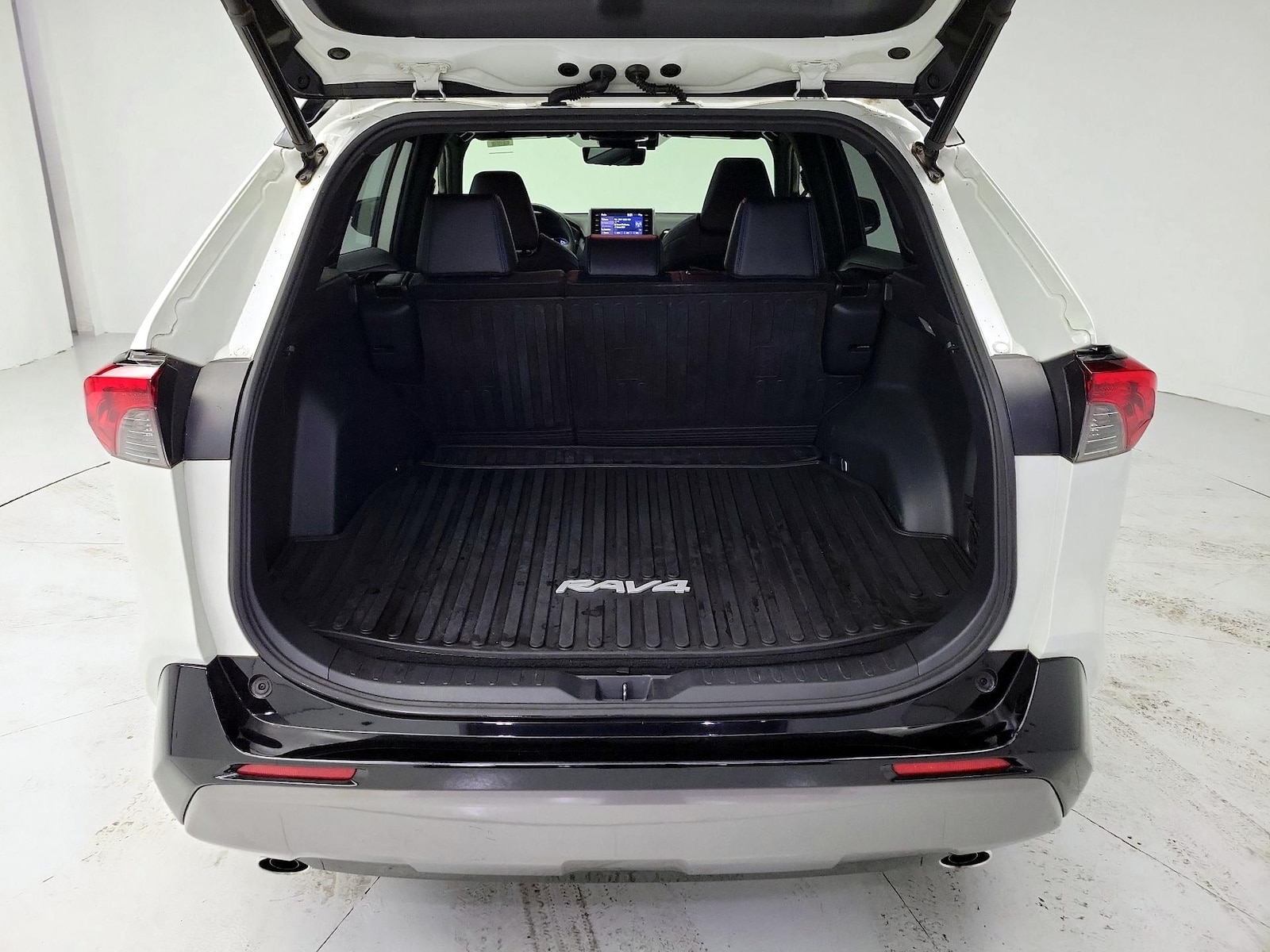 2020 Toyota RAV4 XSE - Photo 22