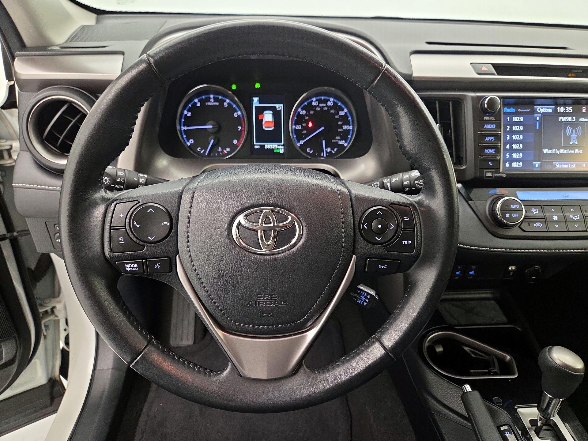 Thumbnail: 2018 Toyota RAV4 - 10