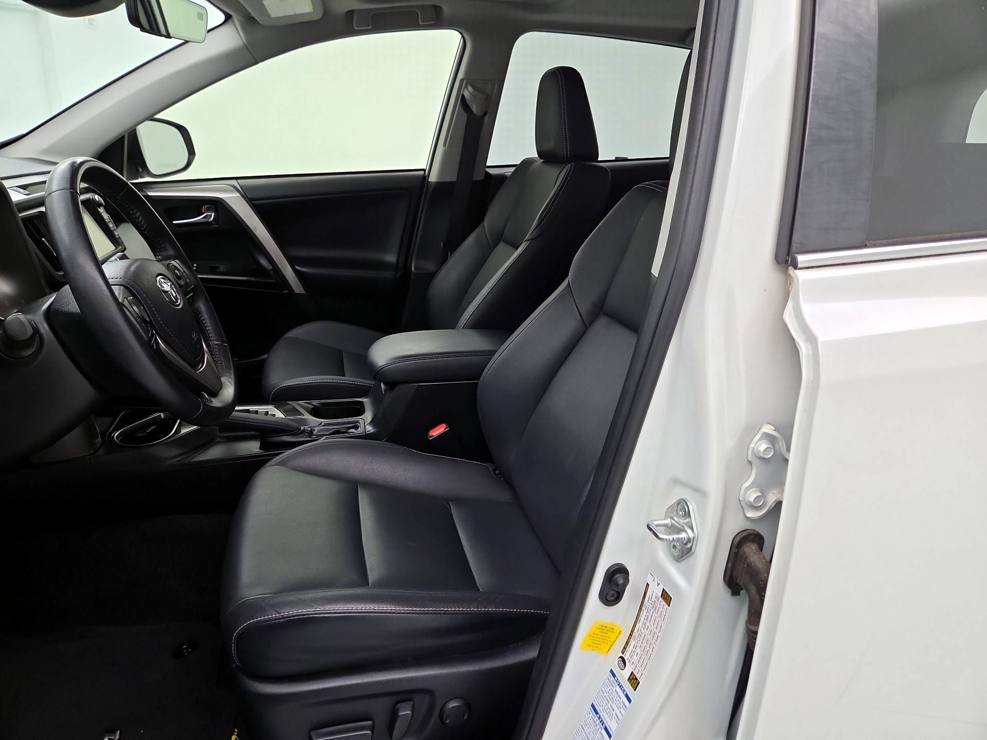 Thumbnail: 2018 Toyota RAV4 - 11