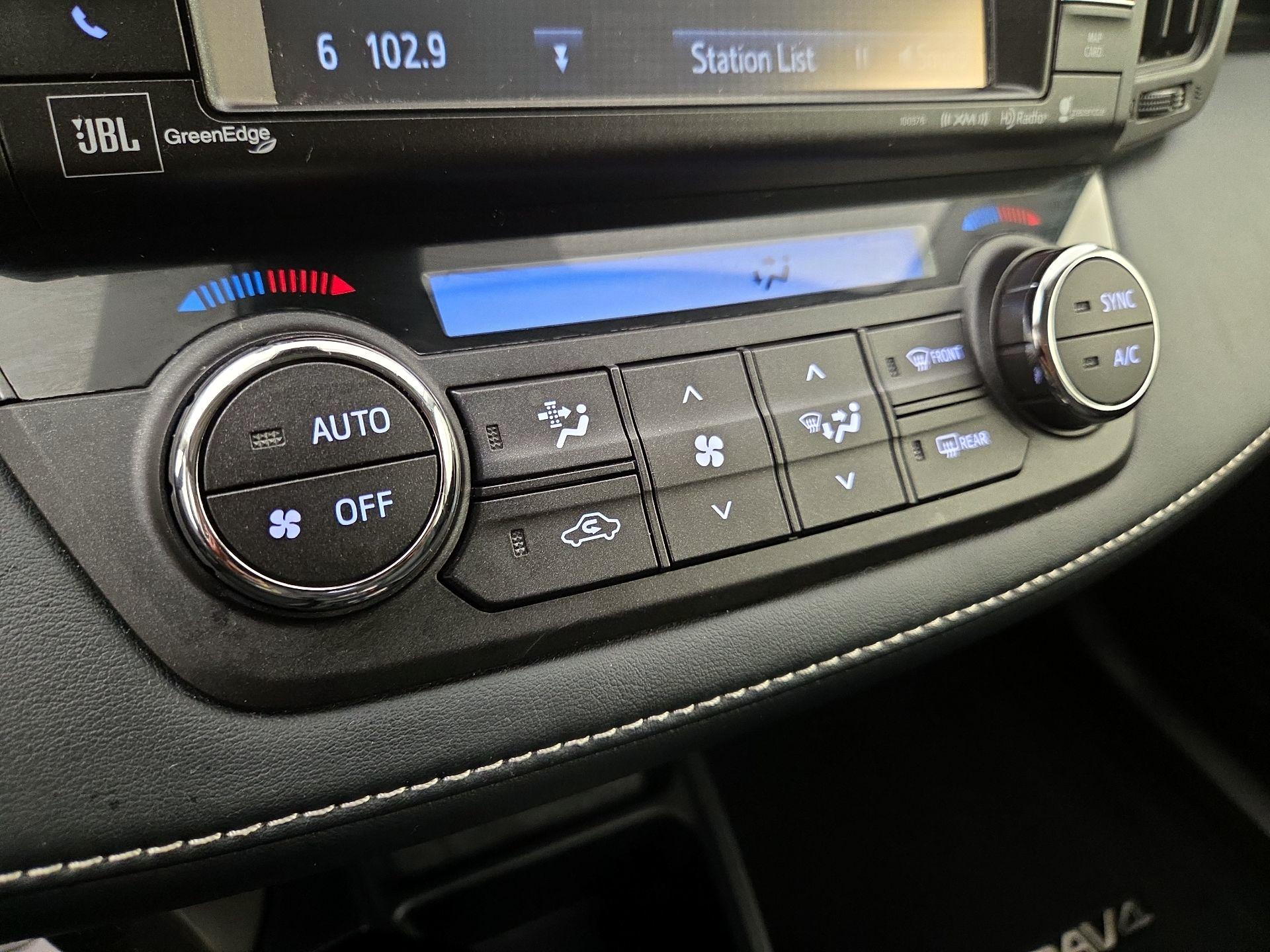 Thumbnail: 2018 Toyota RAV4 - 16