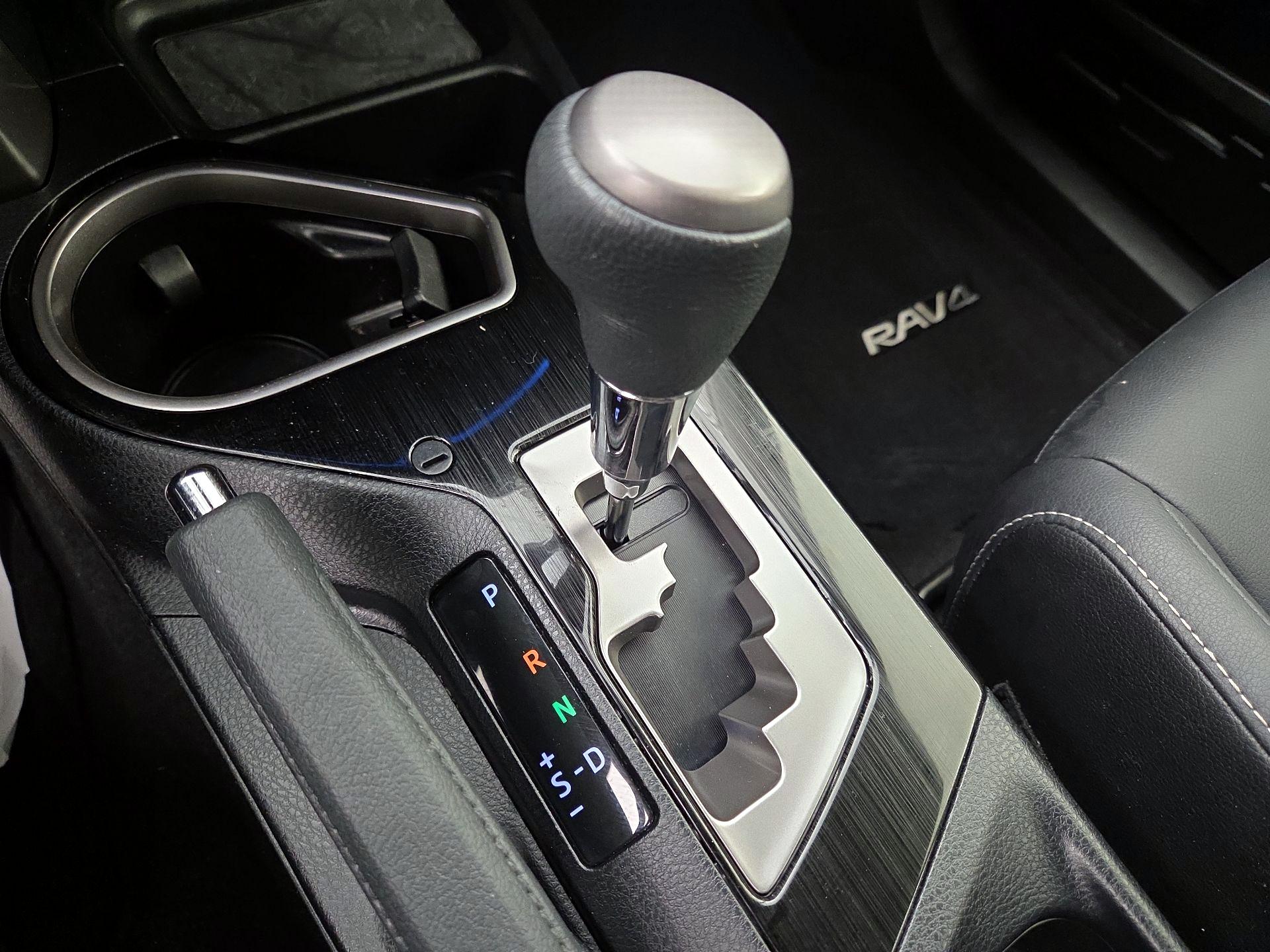 Thumbnail: 2018 Toyota RAV4 - 17