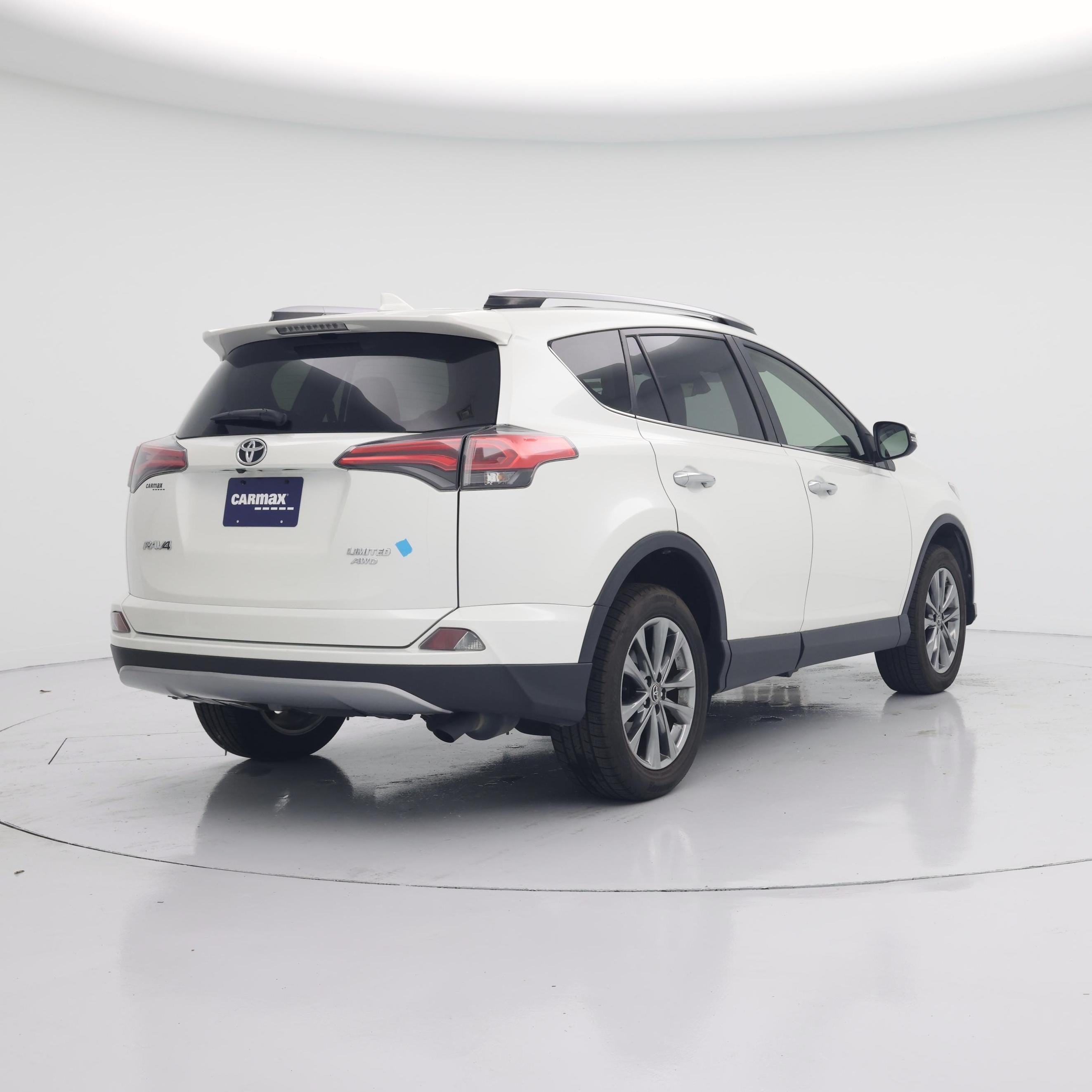Thumbnail: 2018 Toyota RAV4 - 8