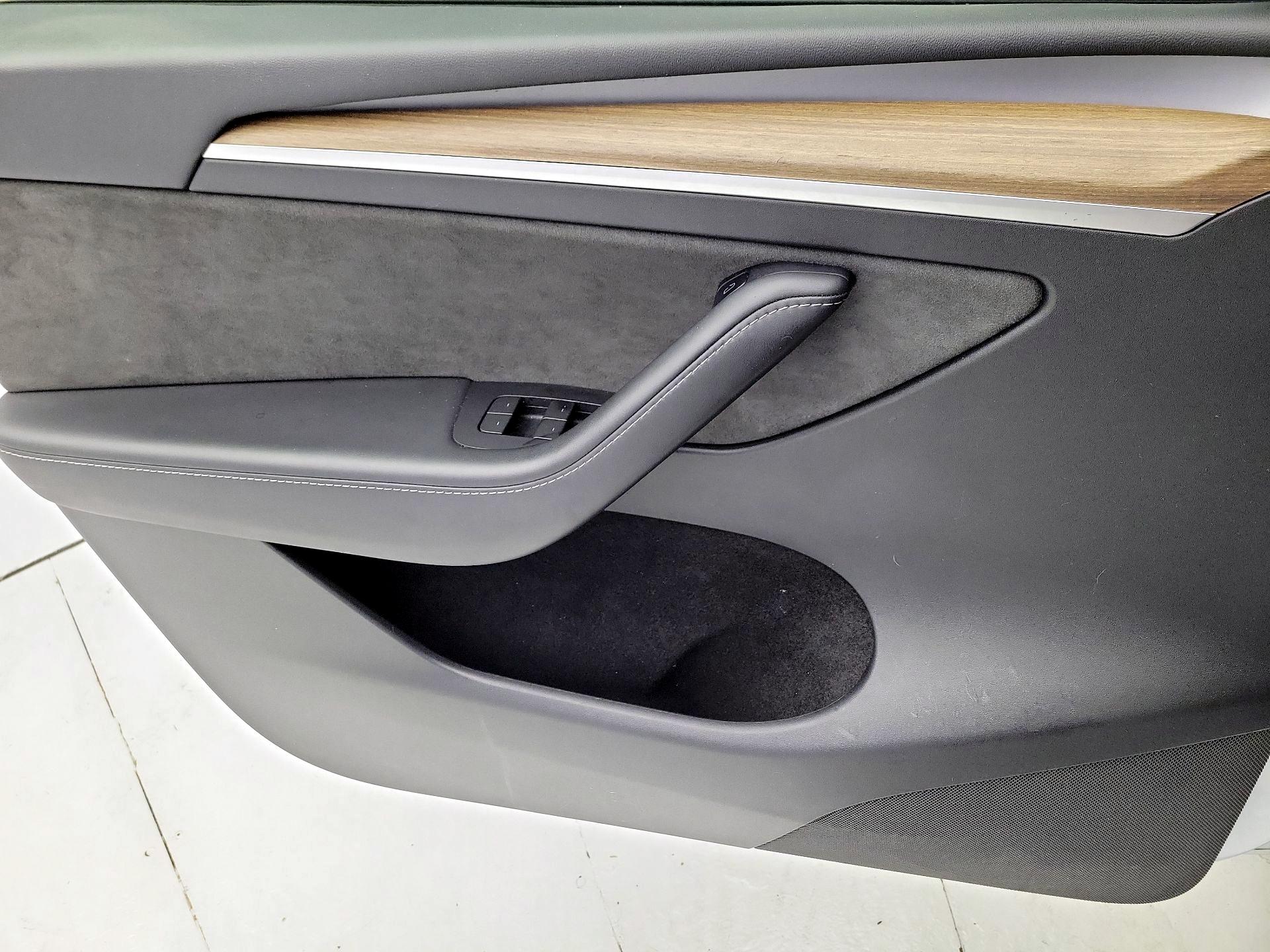 Thumbnail: 2023 Tesla Model Y - 12