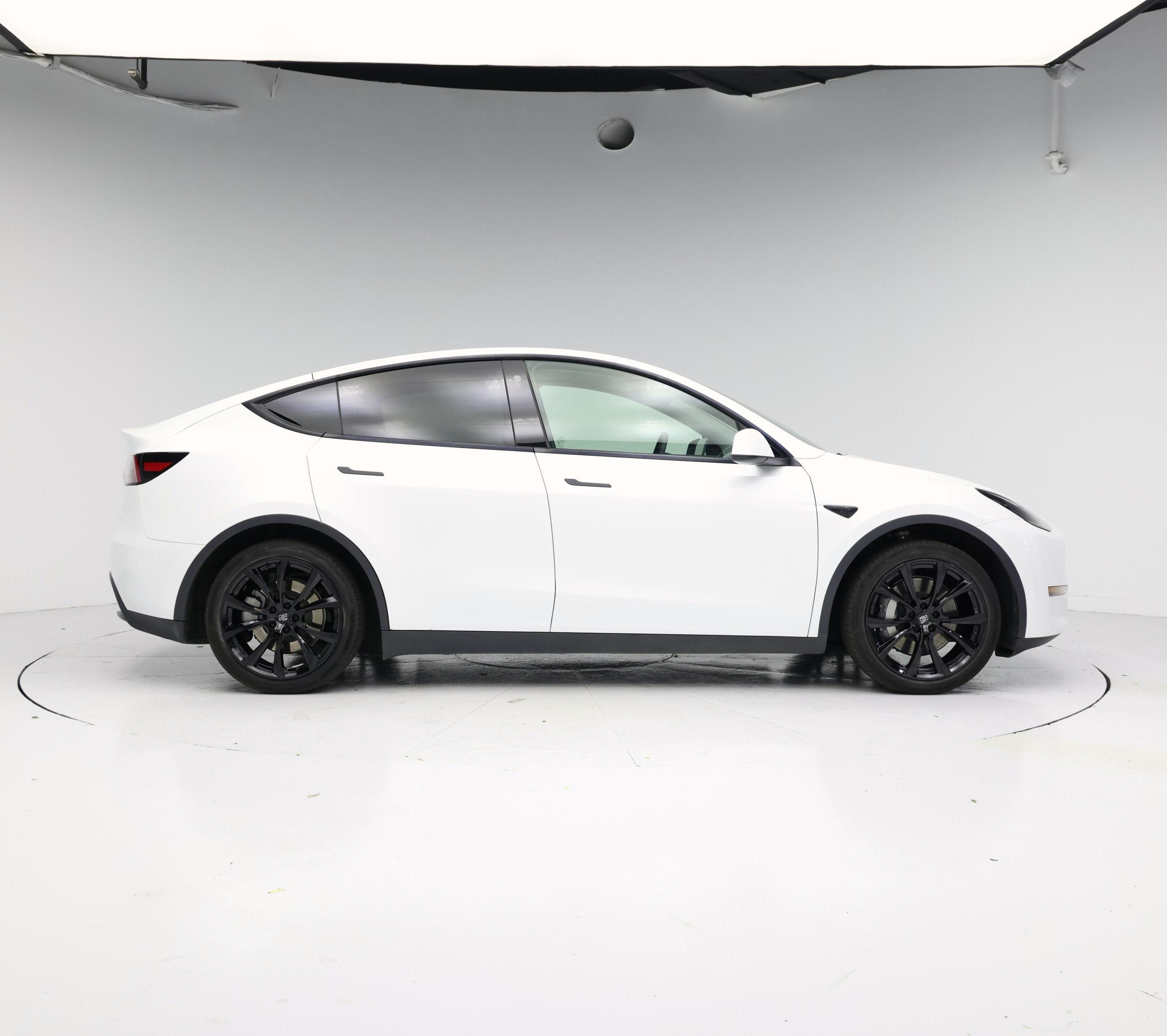 Thumbnail: 2023 Tesla Model Y - 7