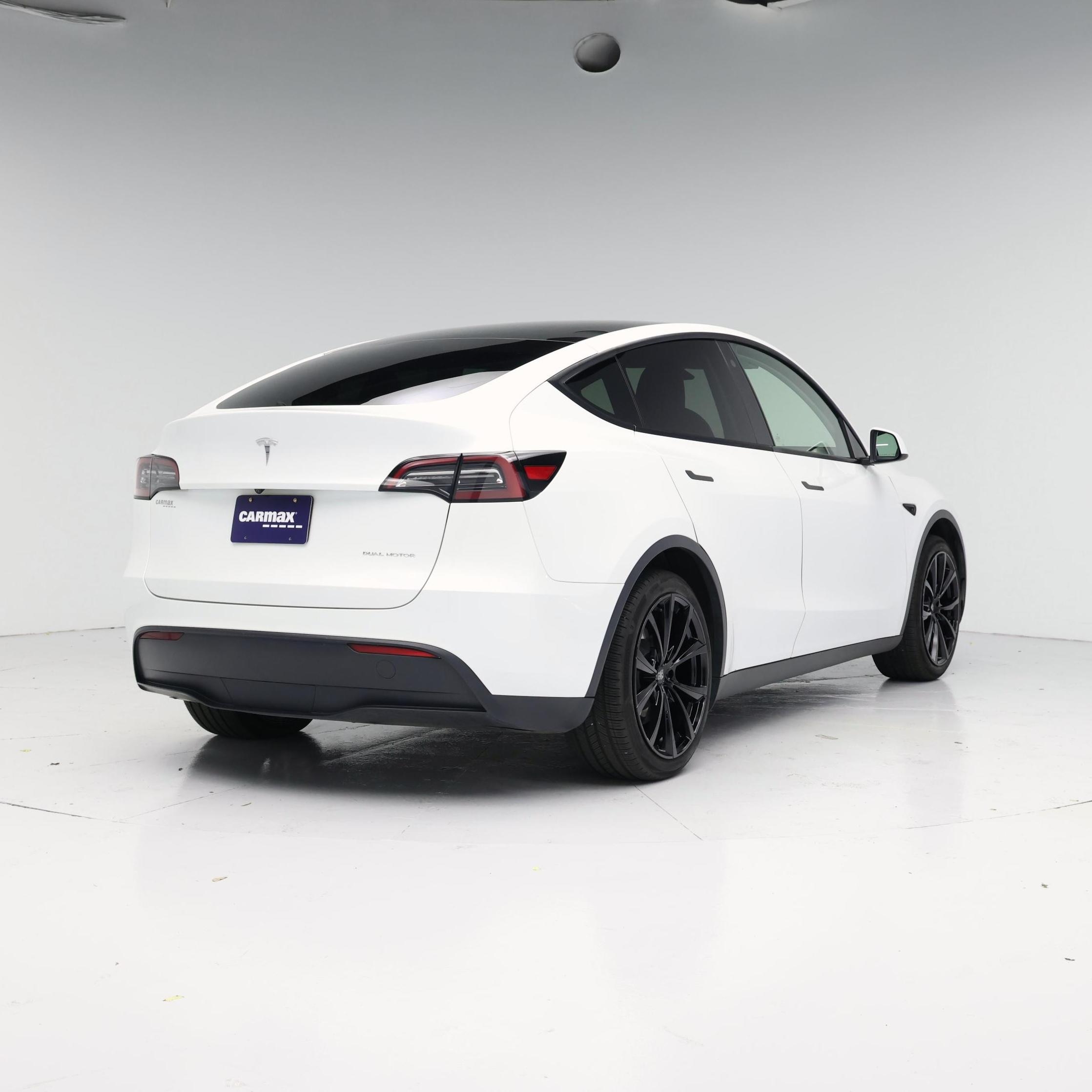 Thumbnail: 2023 Tesla Model Y - 8