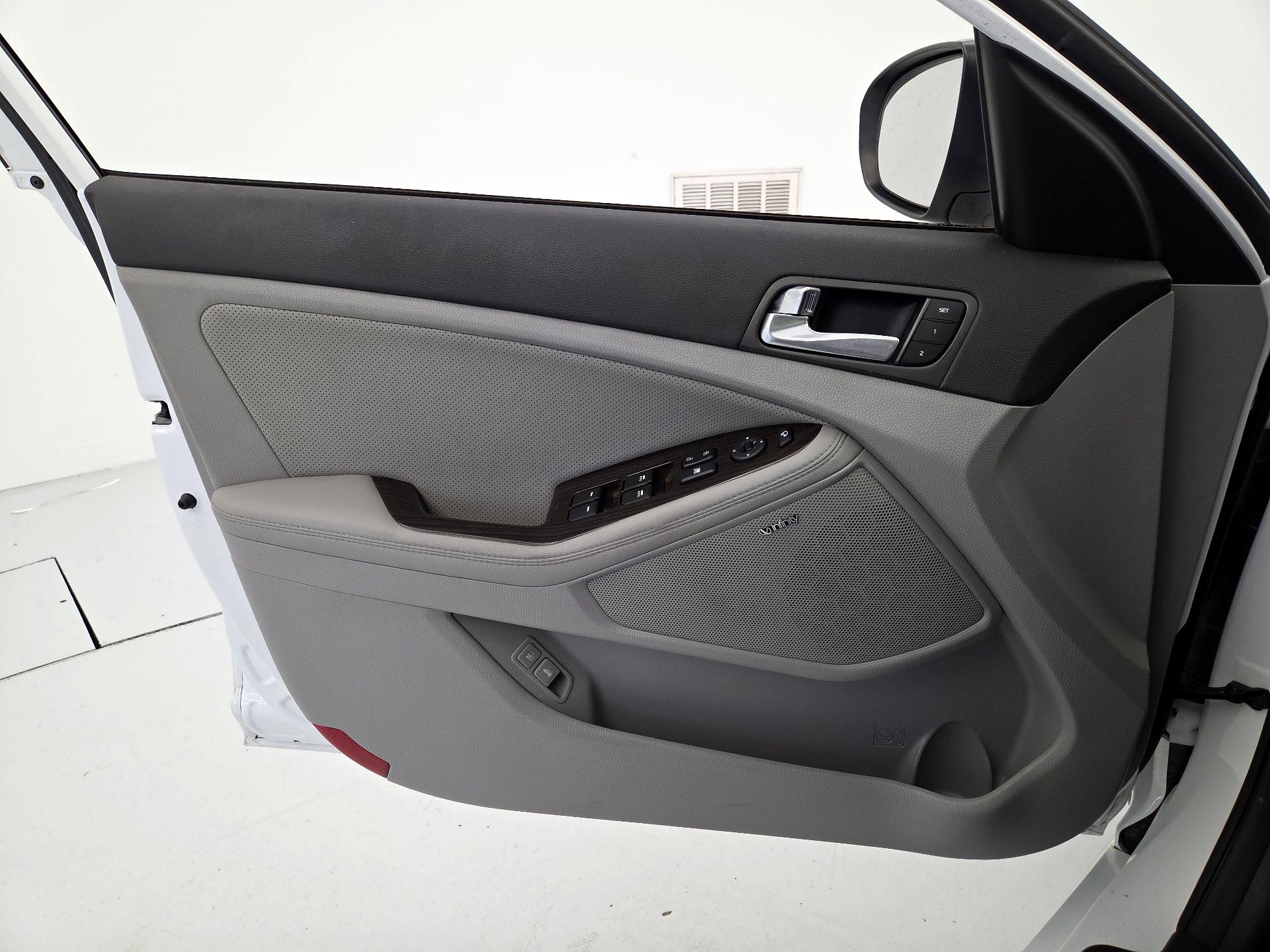 Thumbnail: 2015 Kia Optima - 12