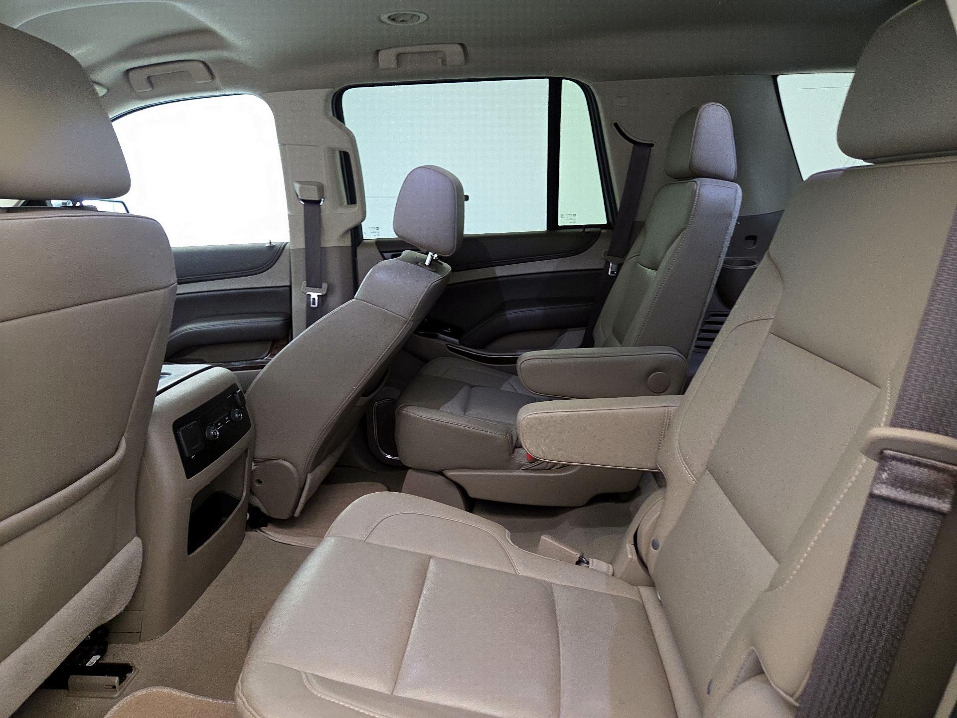 Thumbnail: 2019 Chevrolet Tahoe - 18