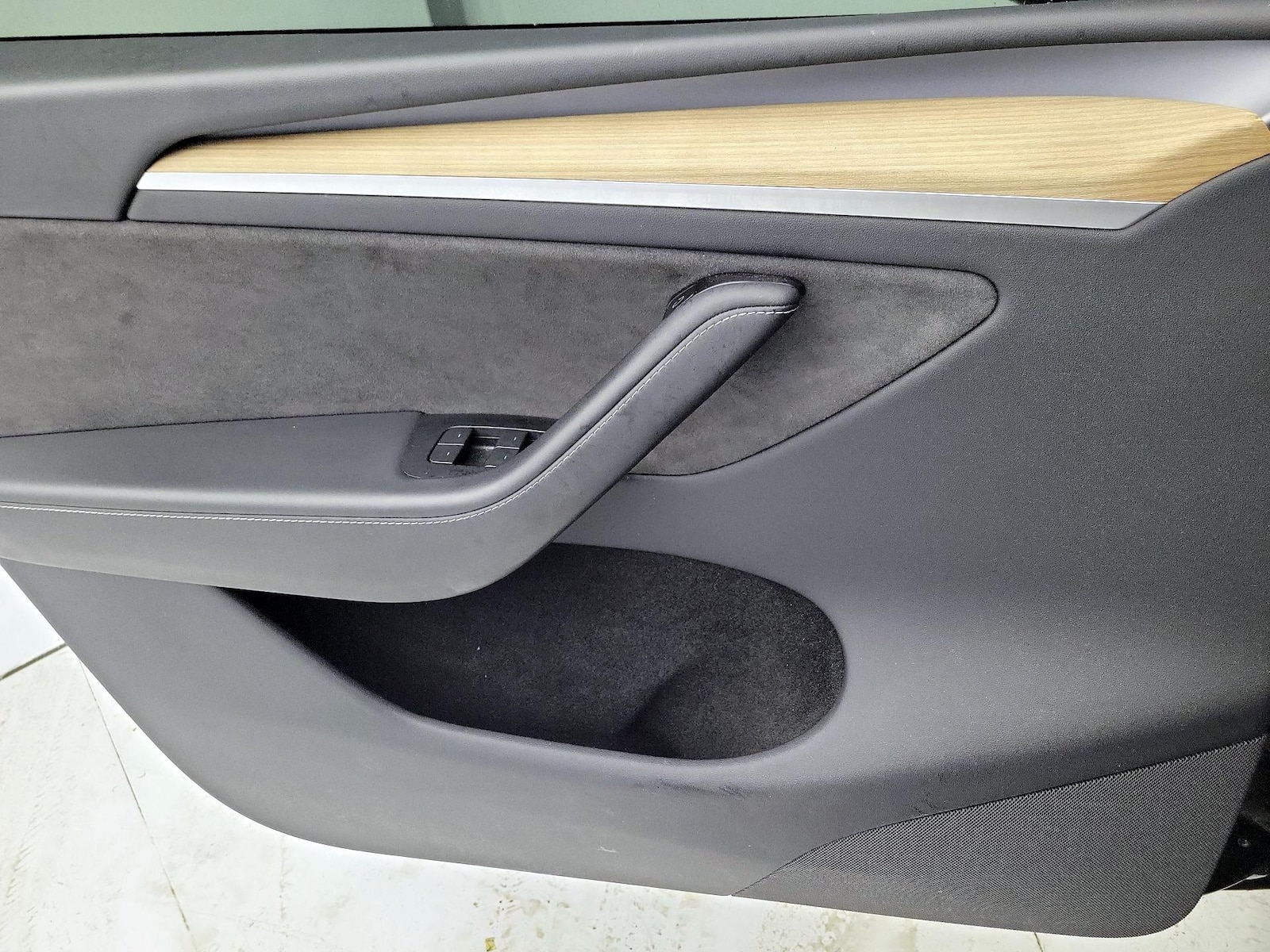 2024 Tesla Model Y Long Range - Photo 13