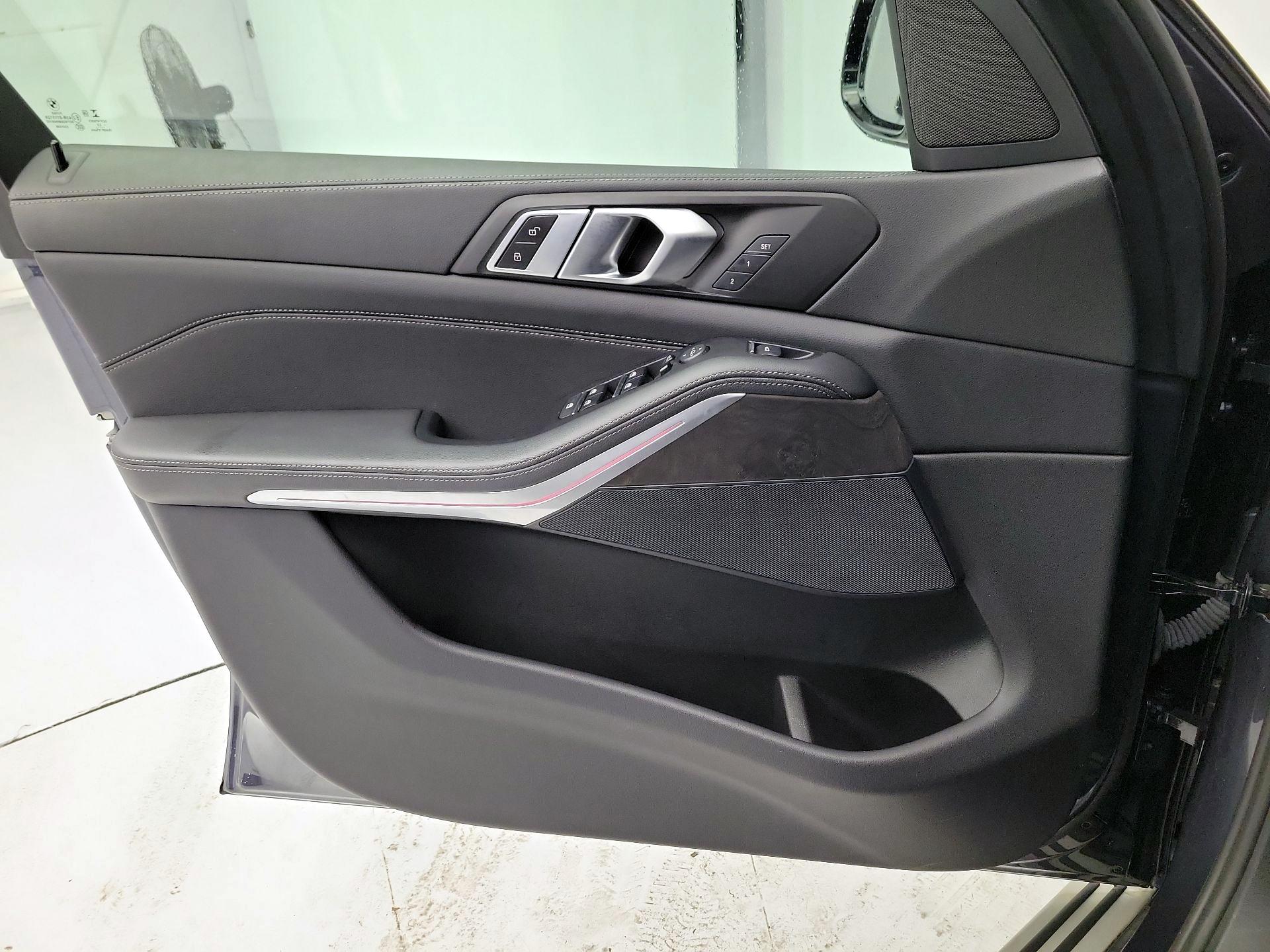 Thumbnail: 2022 BMW X5 - 12