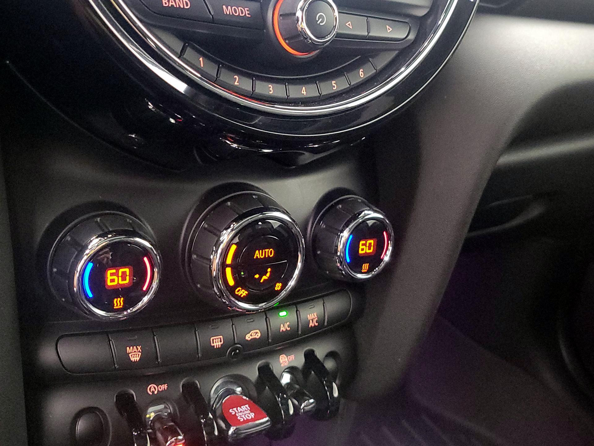 Thumbnail: 2018 MINI Cooper Hardtop - 16